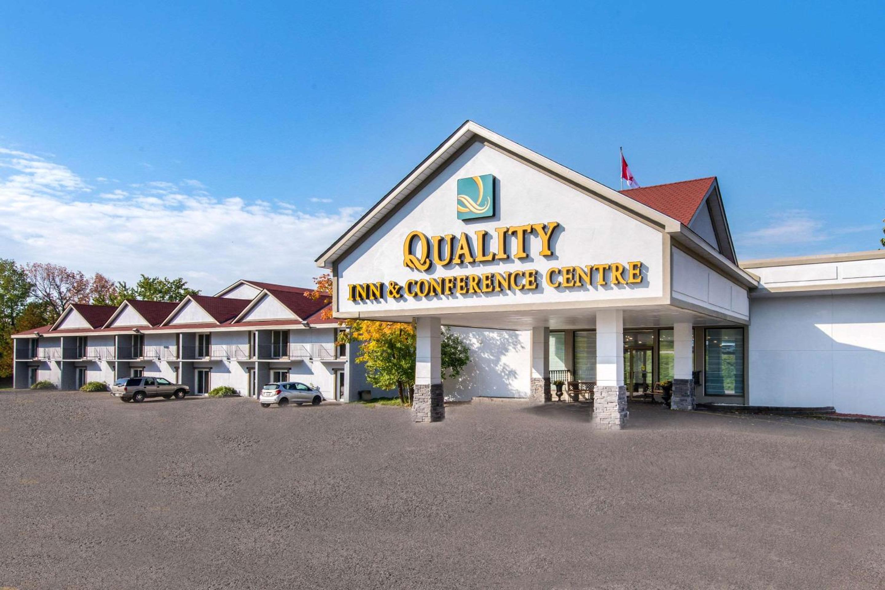 Orillia Vacations - Quality Inn  Conference Centre - Property Image 1