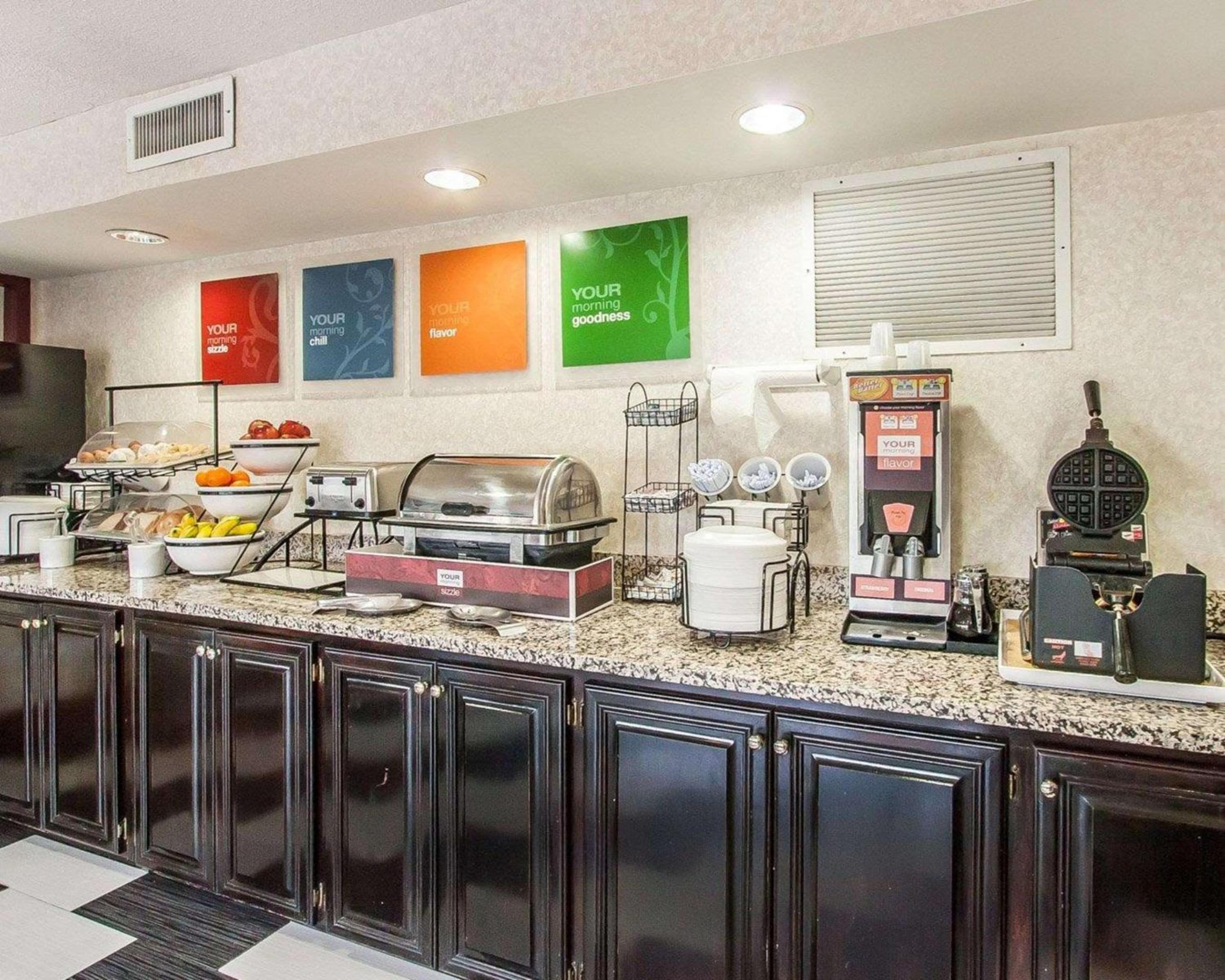 Selma Vacations - Quality Inn Edmund Pettus Bridge area - Property Image 9