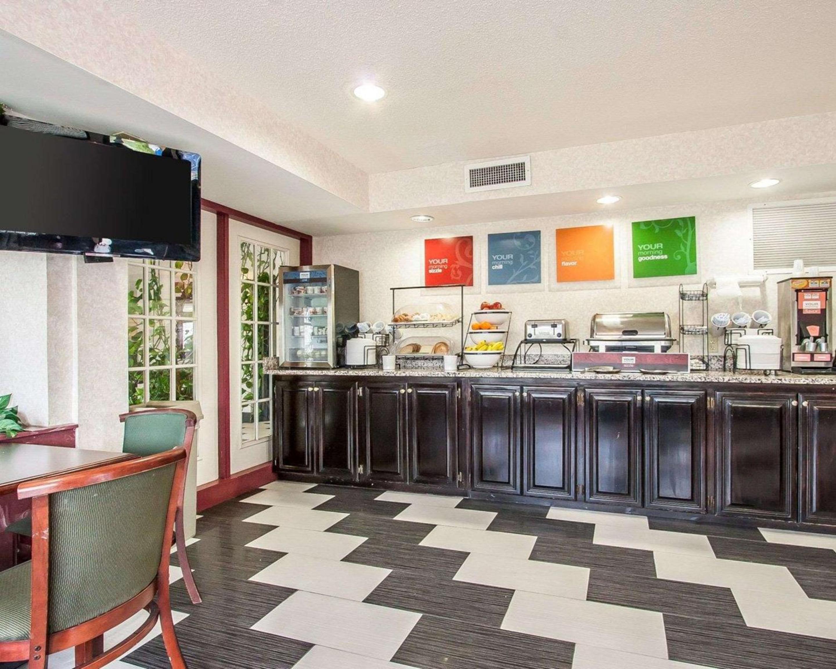 Selma Vacations - Quality Inn Edmund Pettus Bridge area - Property Image 11