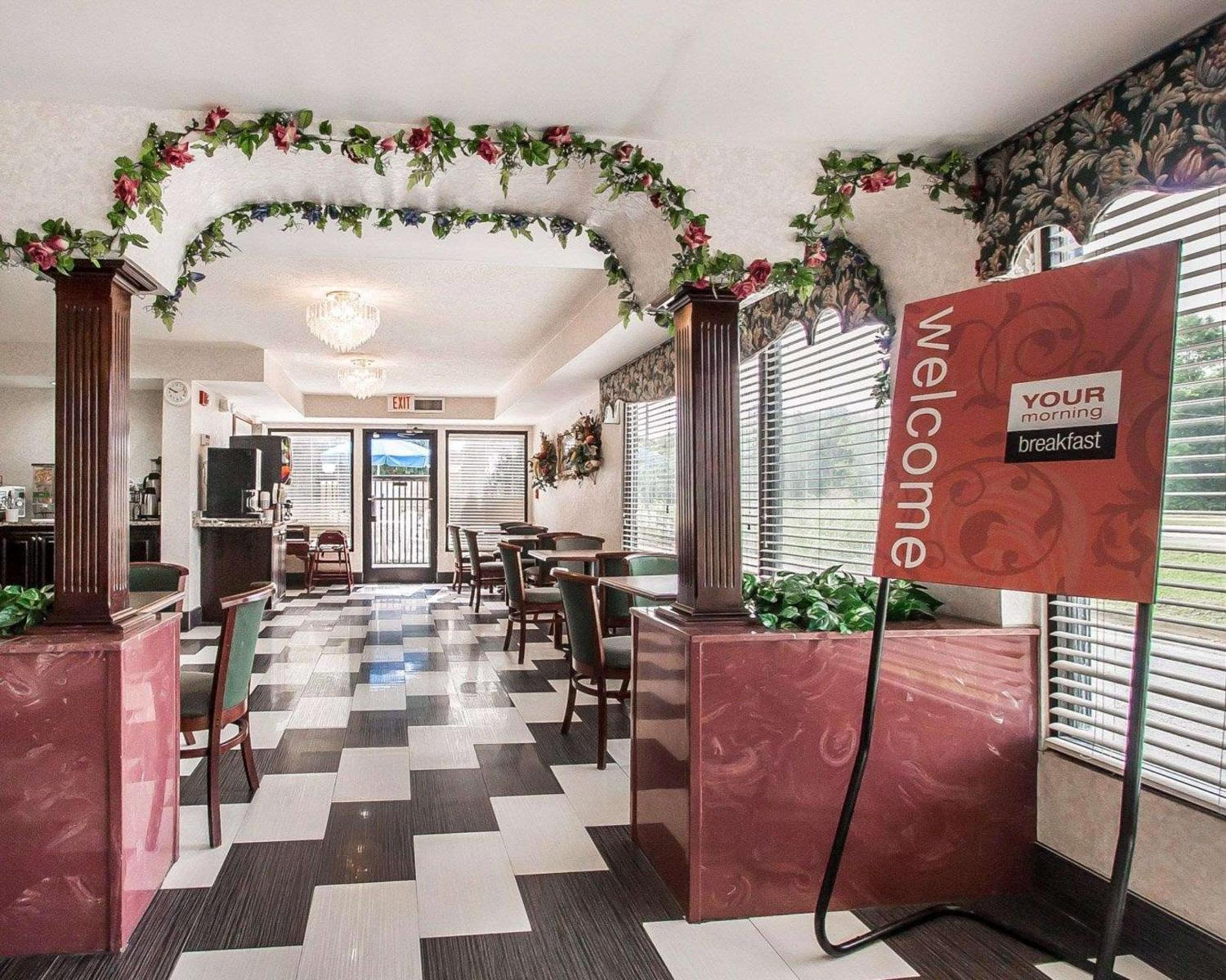 Selma Vacations - Quality Inn Edmund Pettus Bridge area - Property Image 8