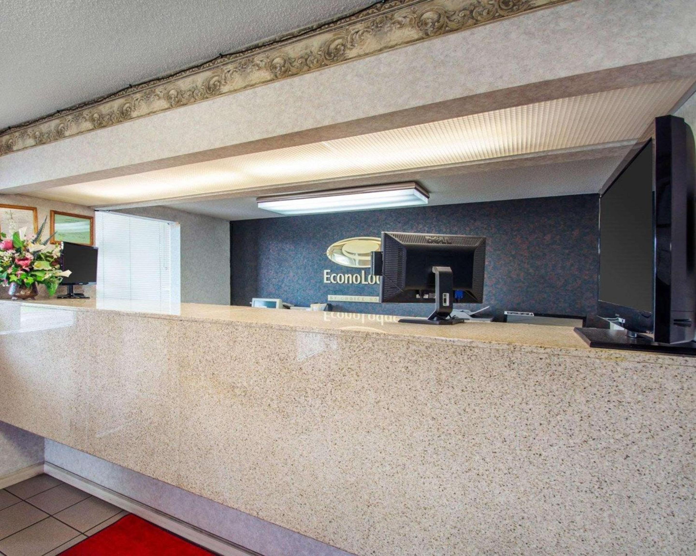 Troy Vacations - Econo Lodge - Property Image 1