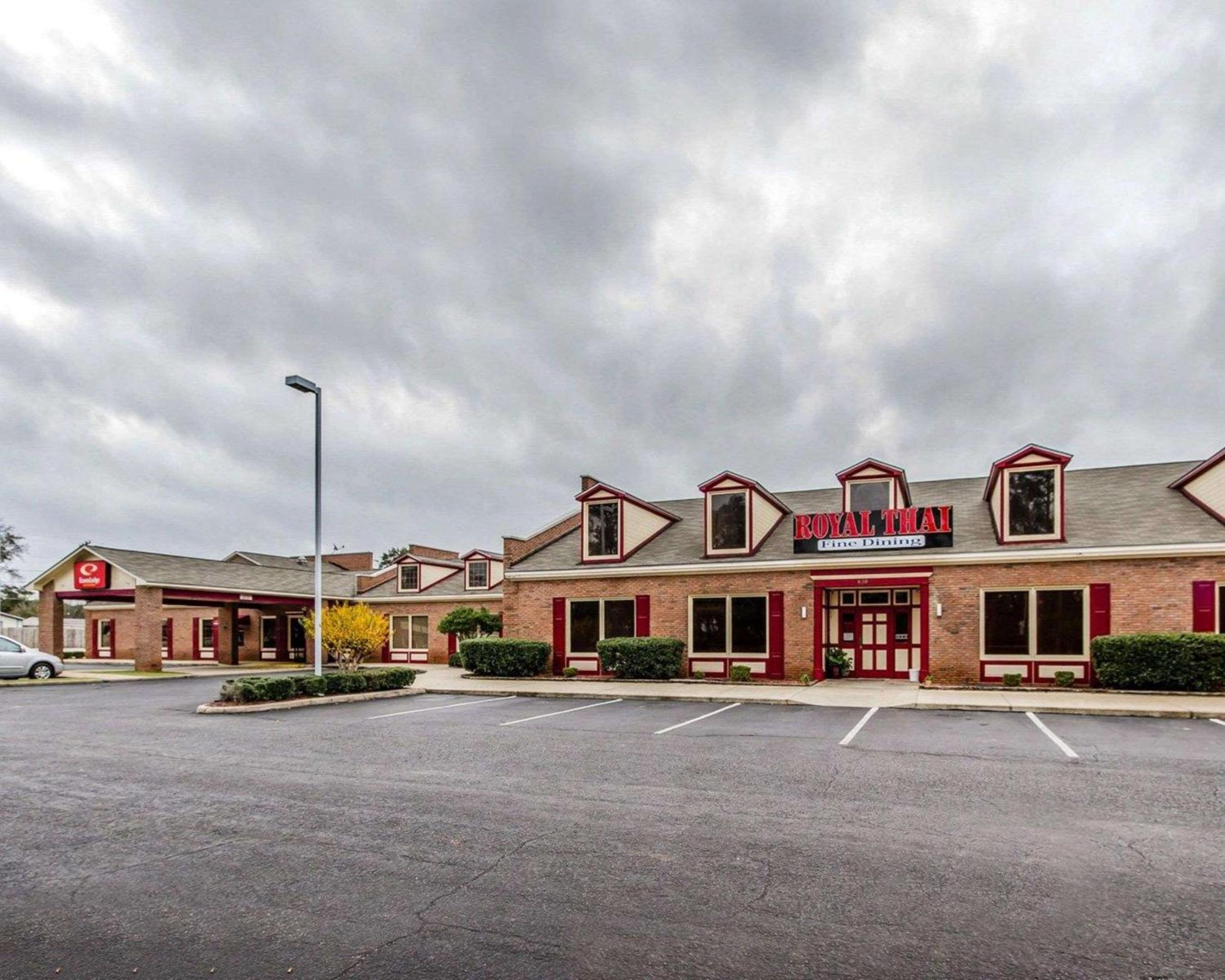 Econo Lodge Inn & Suites Enterprise view 2