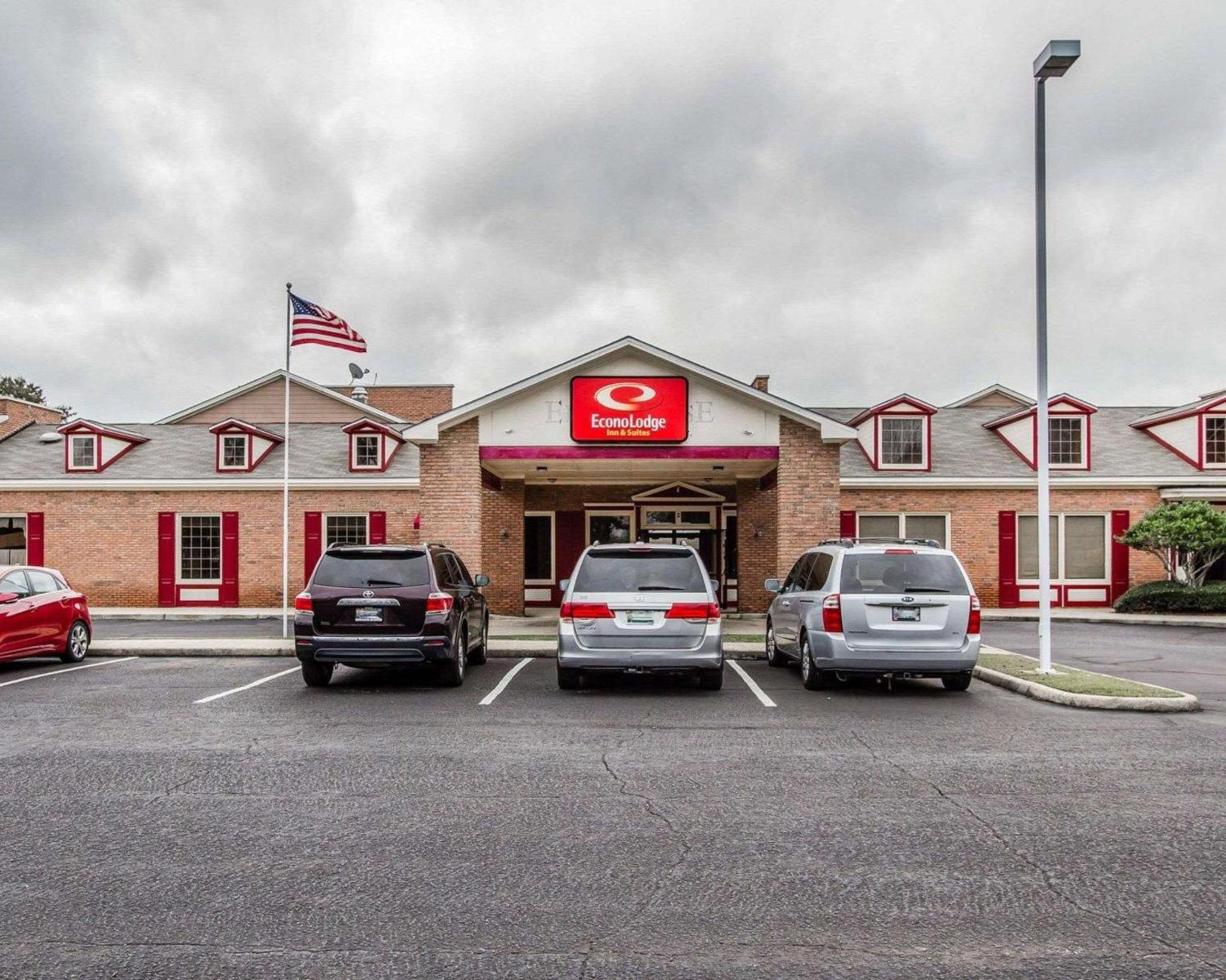 Econo Lodge Inn & Suites Enterprise view 3