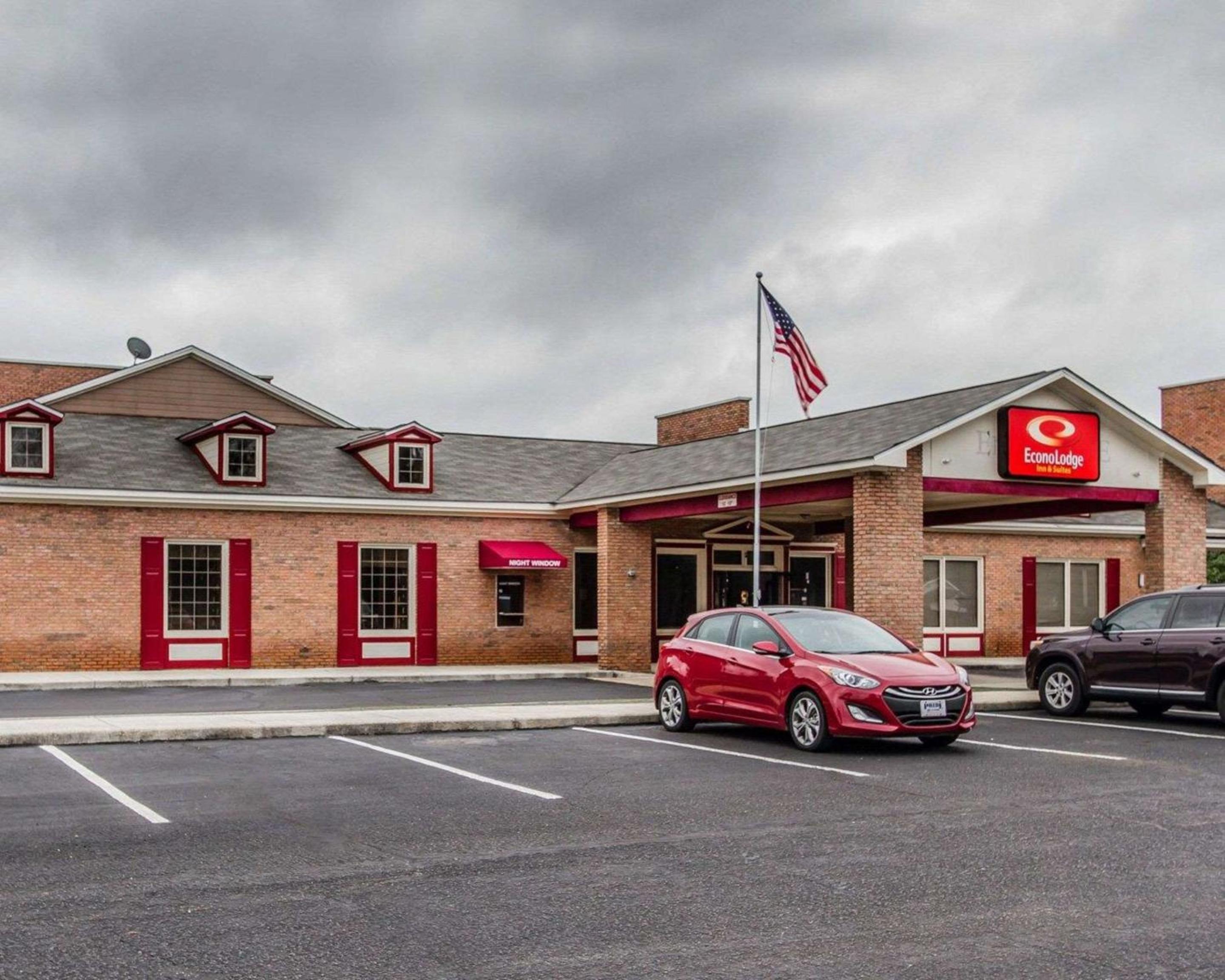 Enterprise Vacations - Econo Lodge Inn  Suites Enterprise - Property Image 1