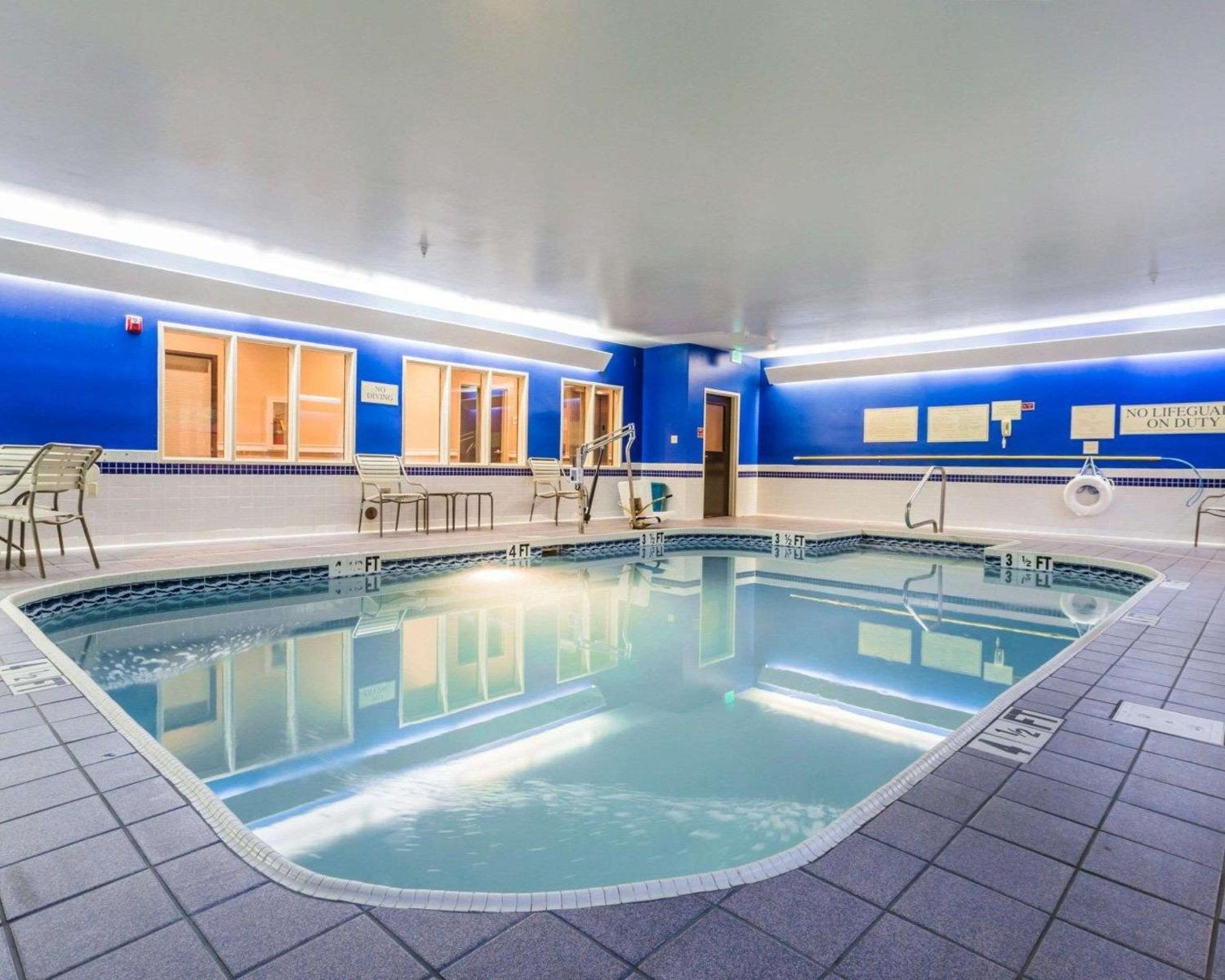 Birmingham Vacations - Quality Inn  Suites Birmingham - Highway 280 - Property Image 2