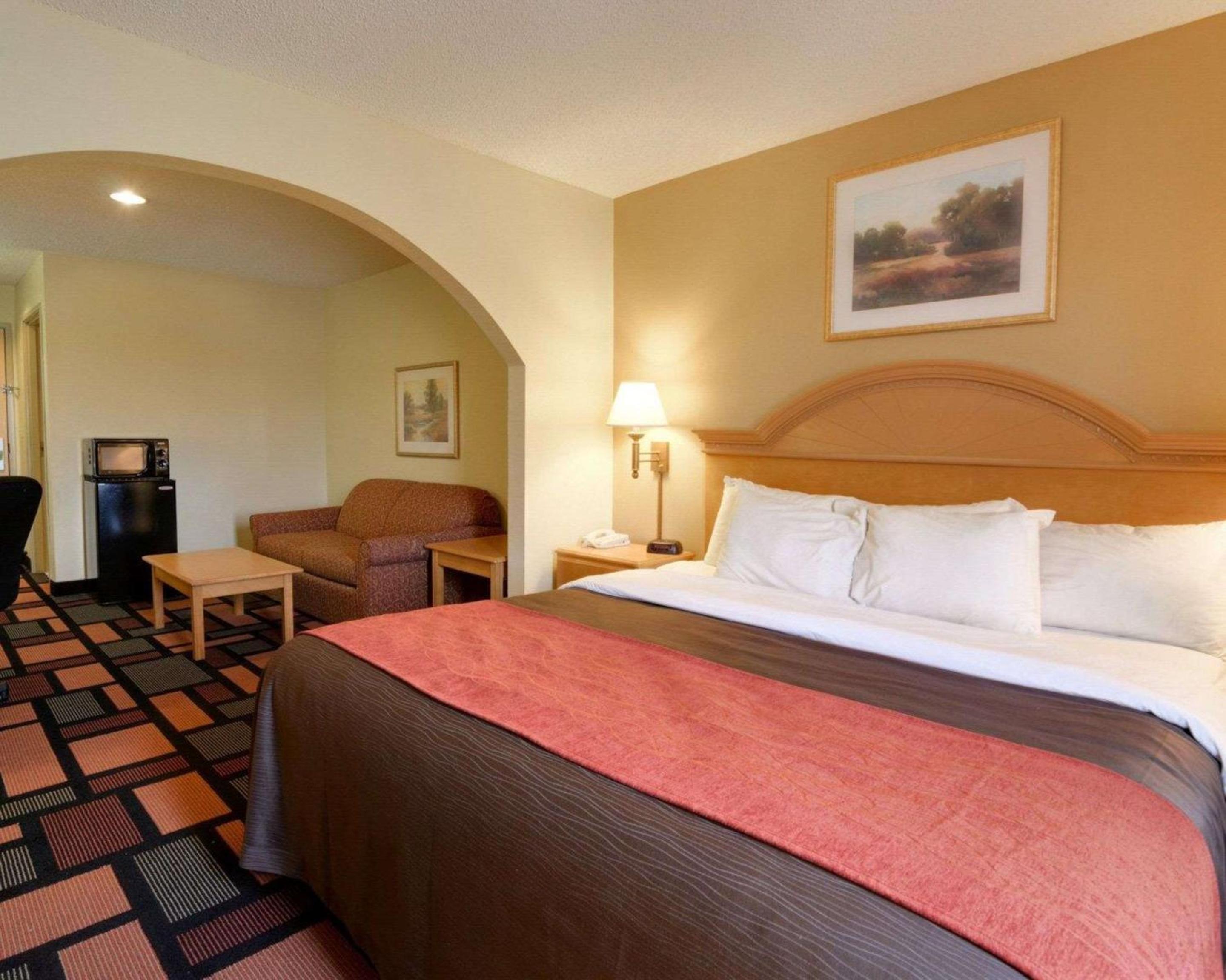 Quality Inn & Suites Malvern view 4