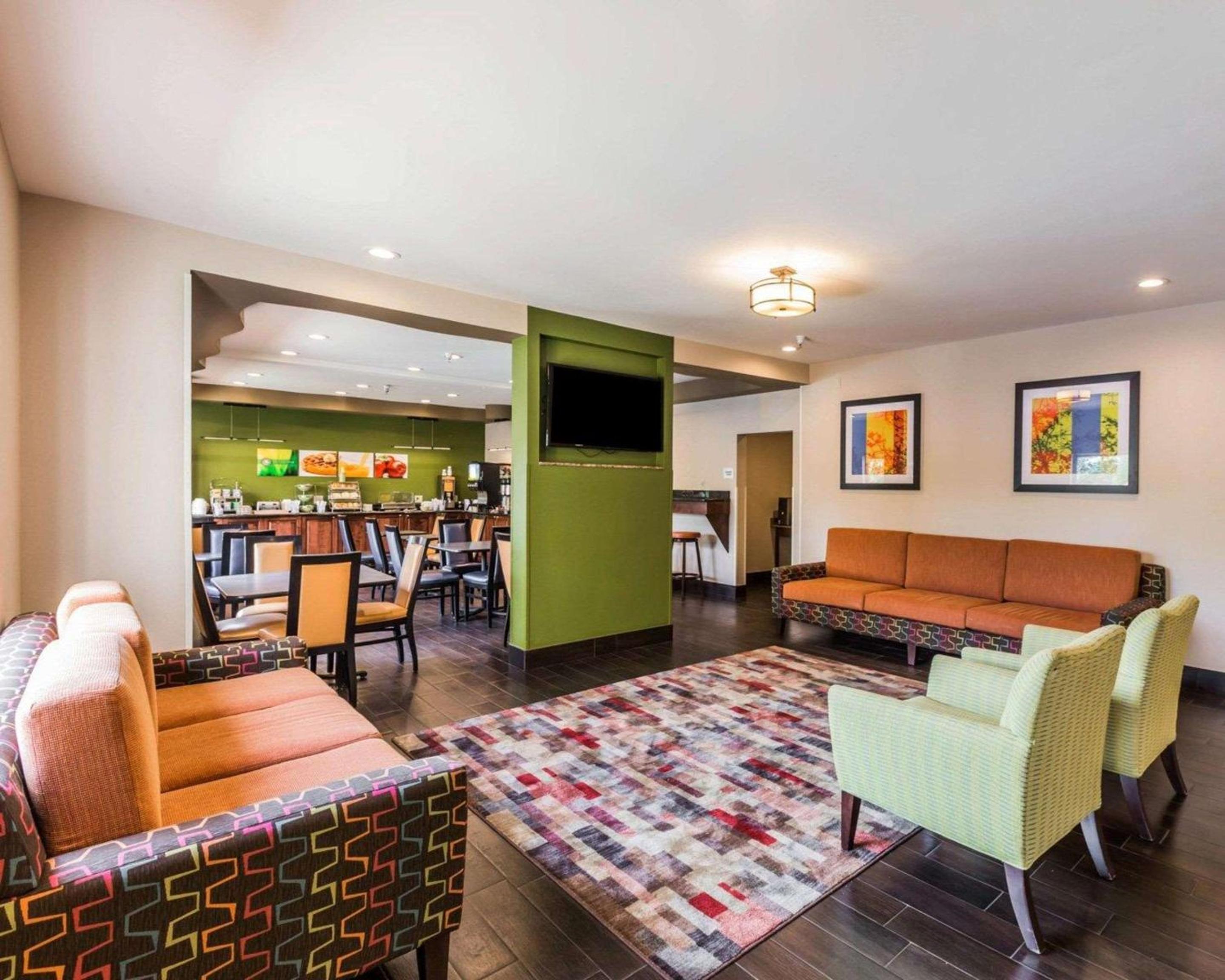 Birmingham Vacations - Quality Inn  Suites Birmingham - Highway 280 - Property Image 3