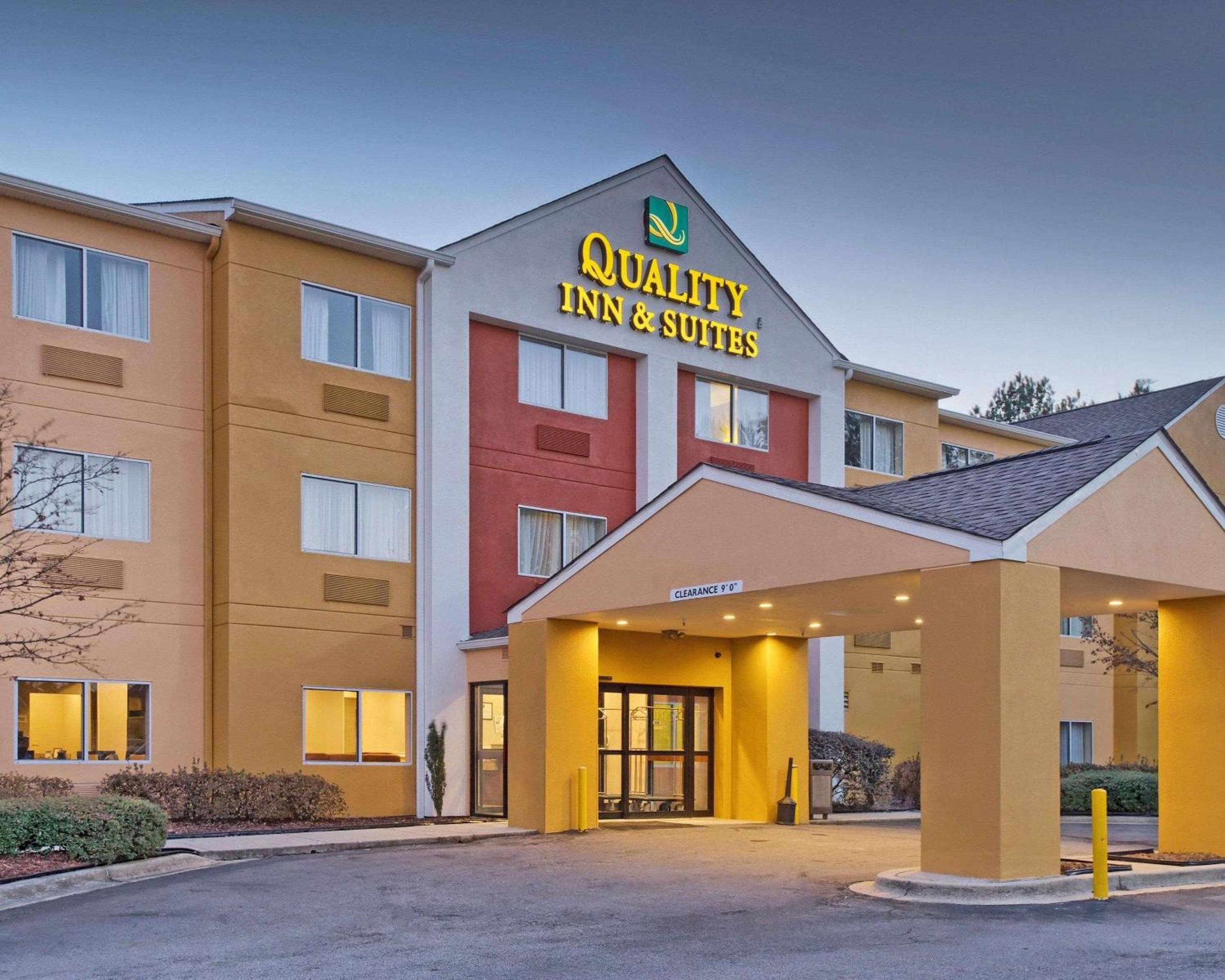 Birmingham Vacations - Quality Inn  Suites Birmingham - Highway 280 - Property Image 1