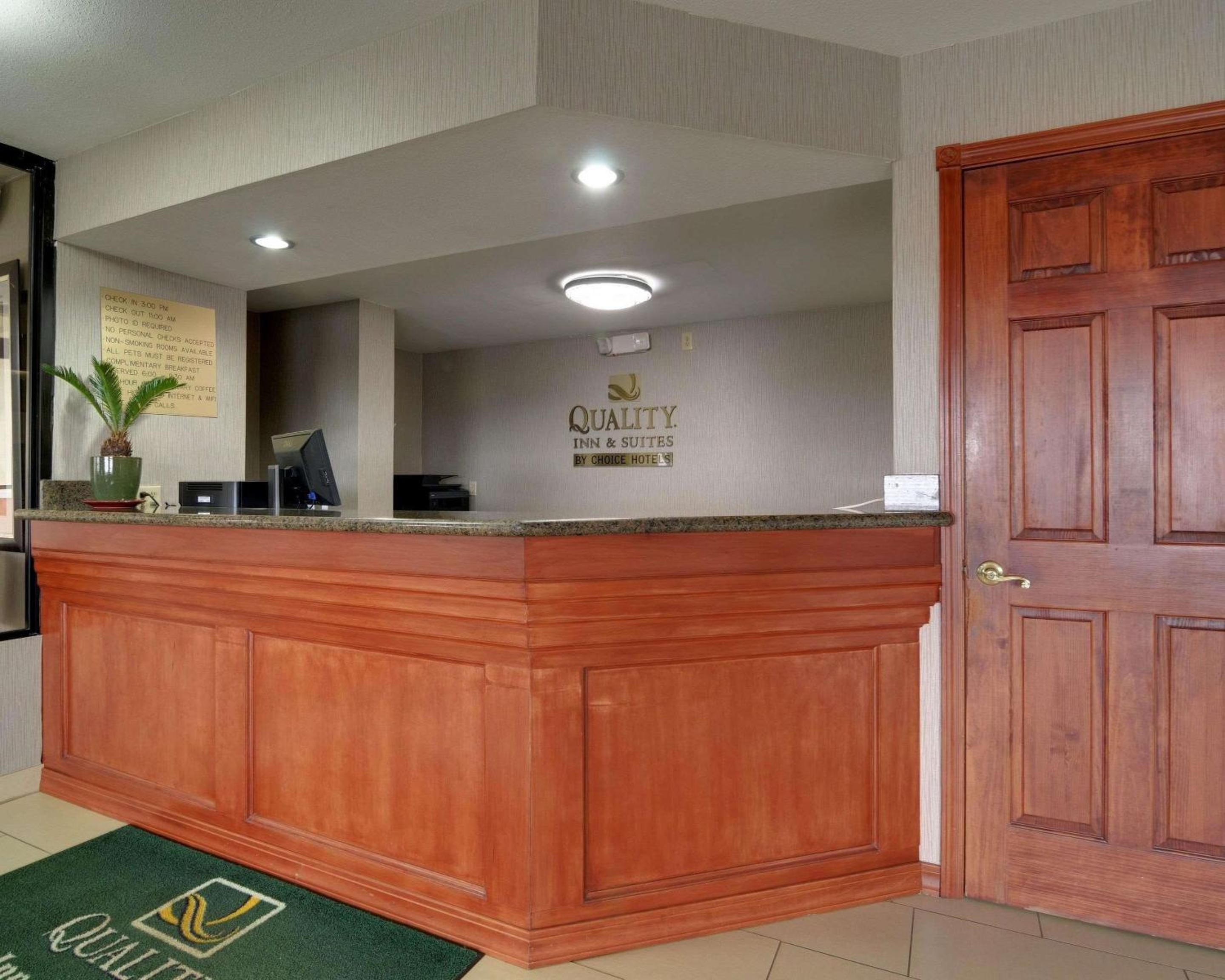 Russellville Vacations - Quality Inn  Suites Clarksville - Property Image 4