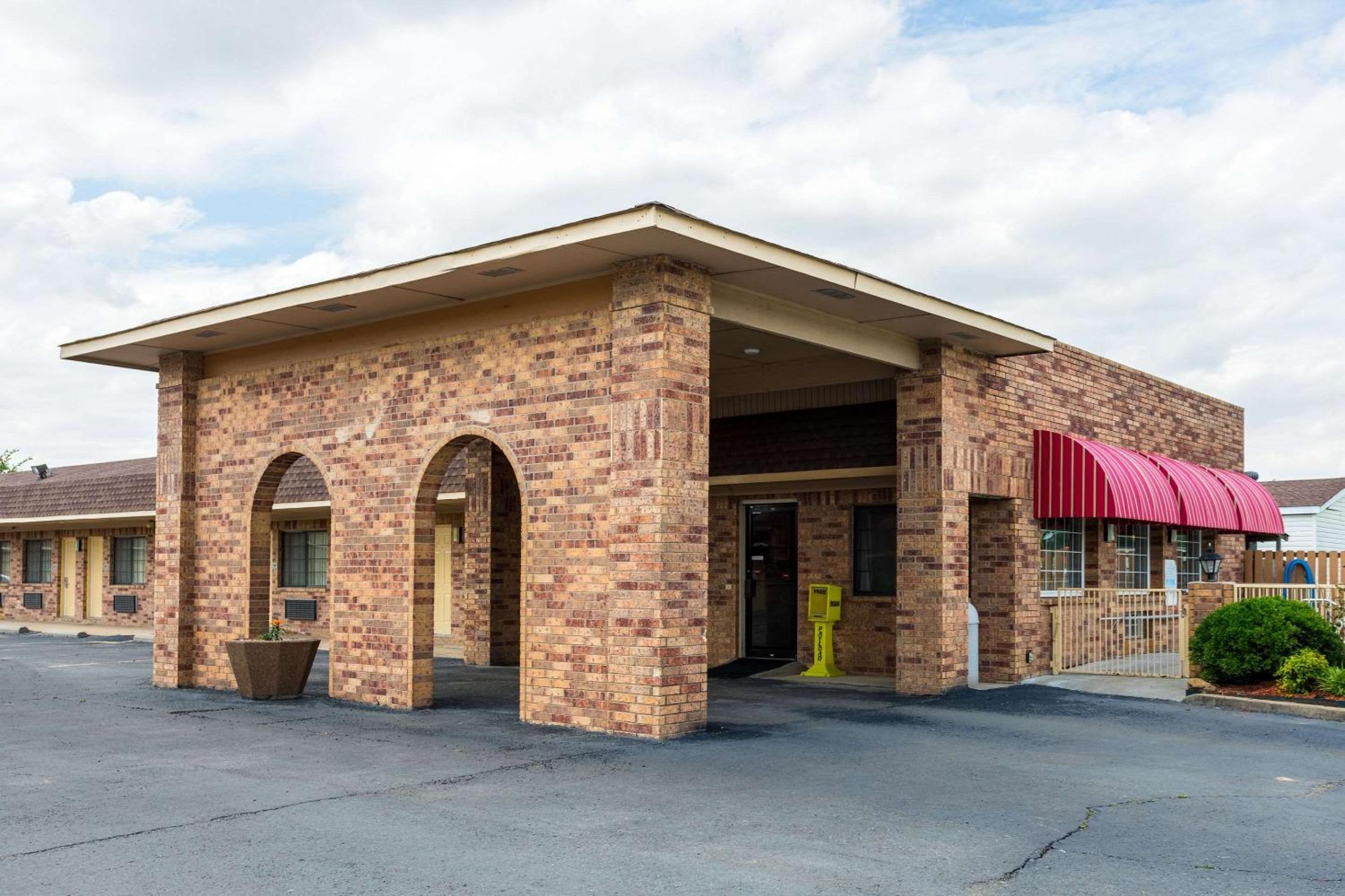 Econo Lodge & Suites Brinkley view 5