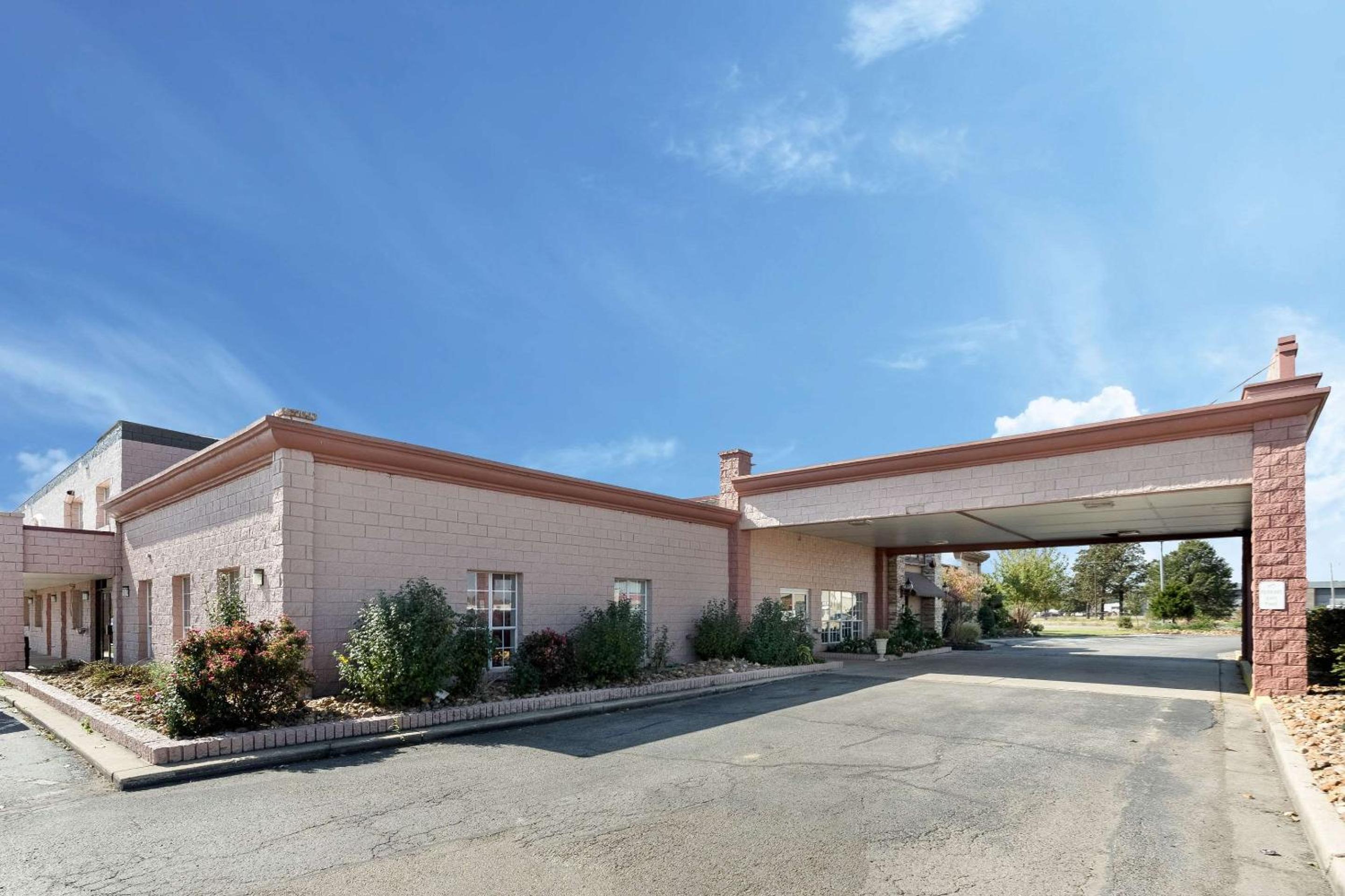 Quality Inn & Suites Paragould view 2