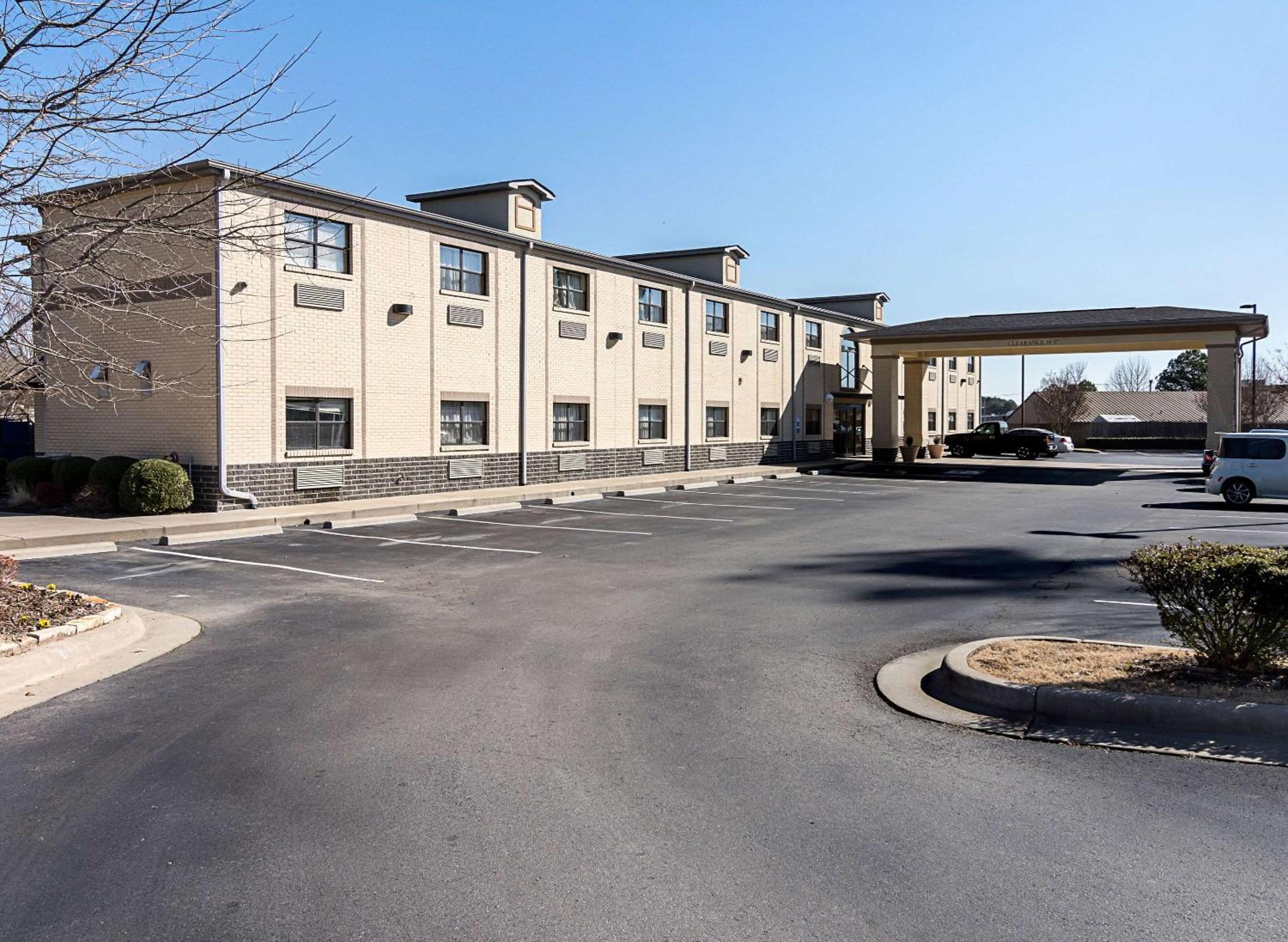 Hotel Econo Lodge Inn & Suites Little Rock SW - Image 1