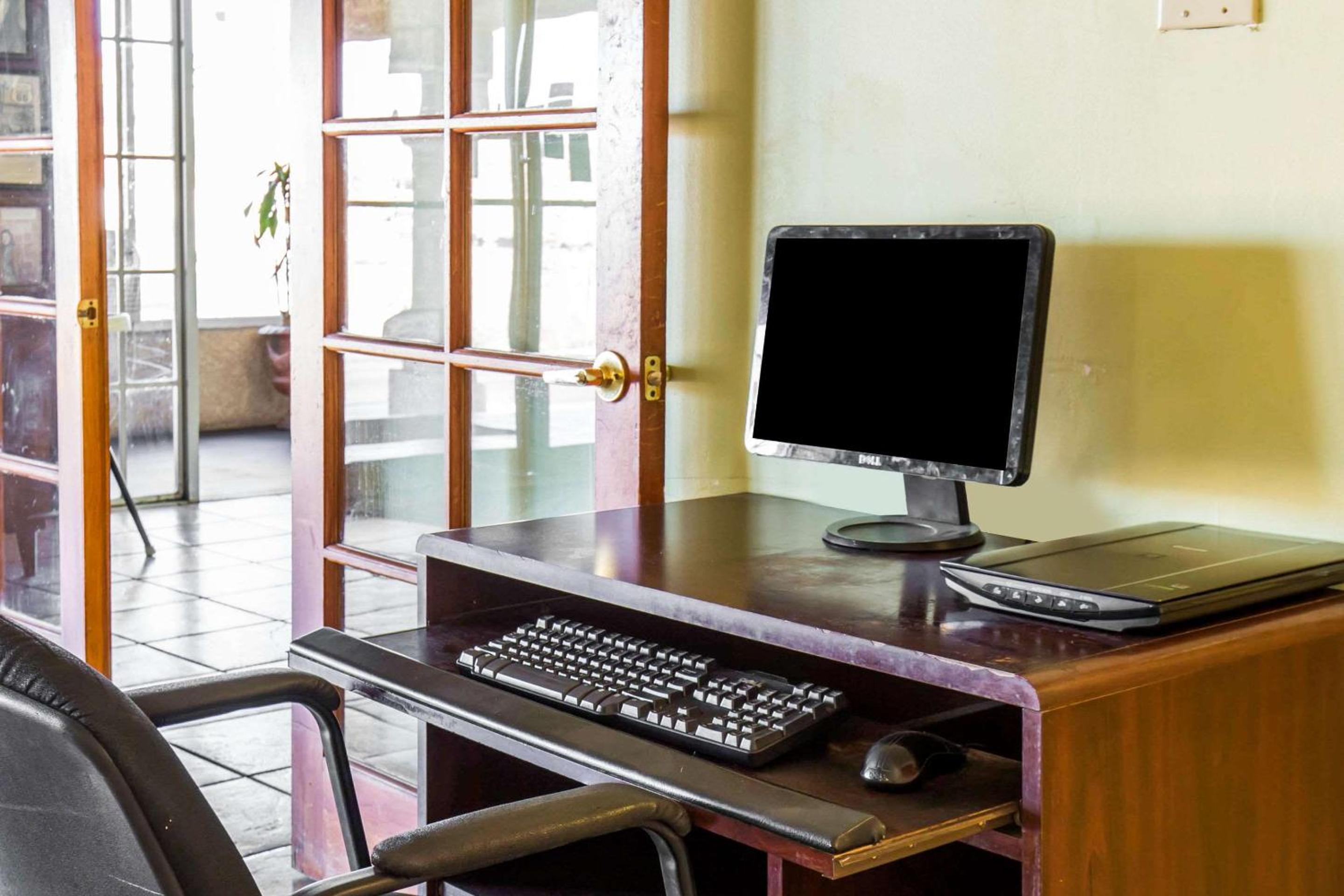 Kingman Vacations - Rodeway Inn Kingman Route 66 - Property Image 2