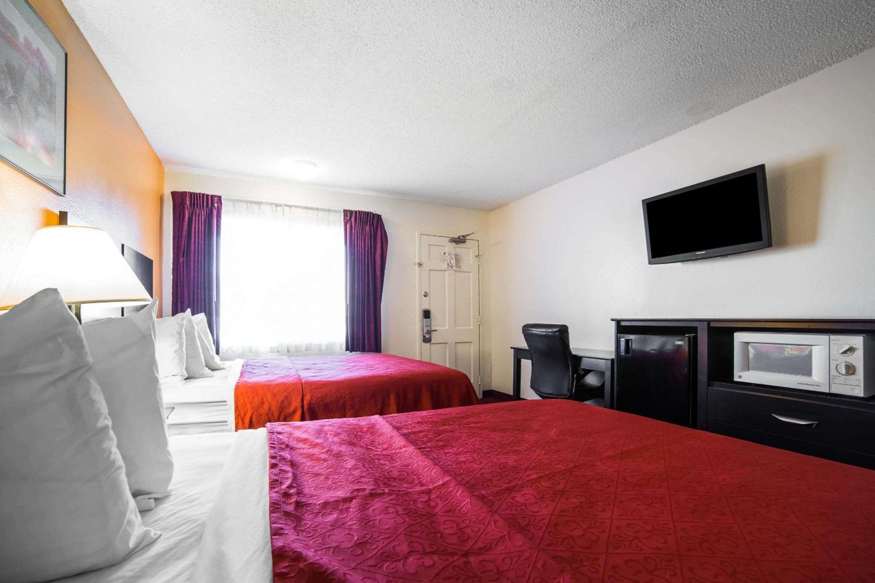 Kingman Vacations - Rodeway Inn Kingman Route 66 - Property Image 3