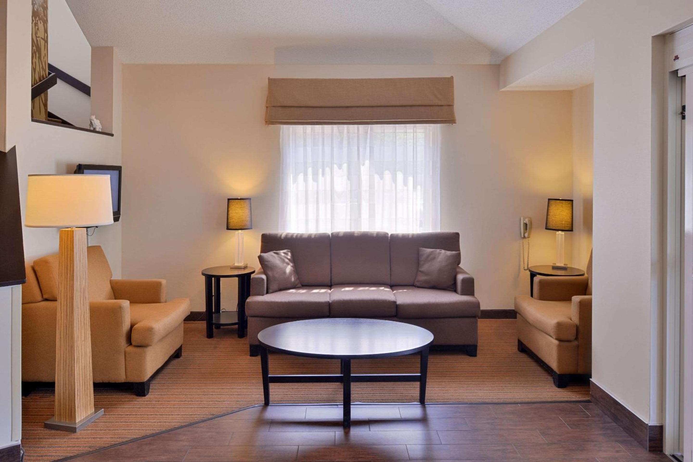 Sleep Inn Fayetteville North view 5