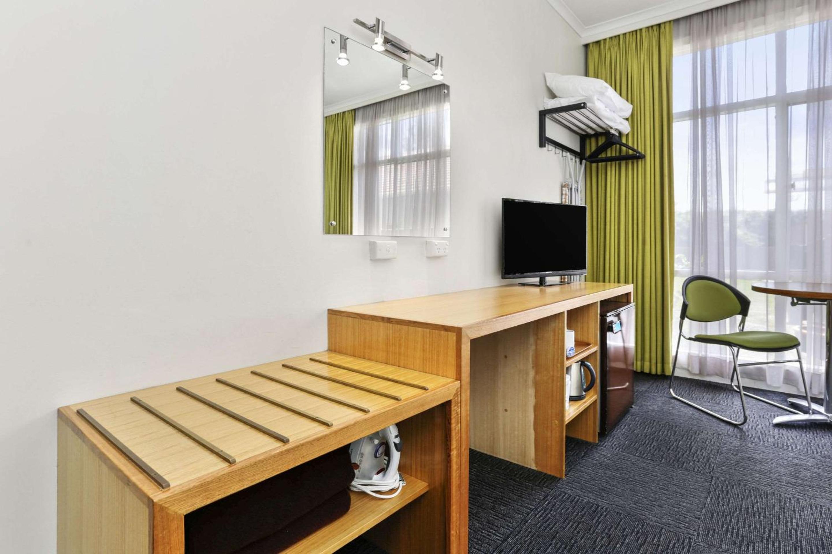 Hamilton Vacations - Botanical Hamilton - Property Image 11