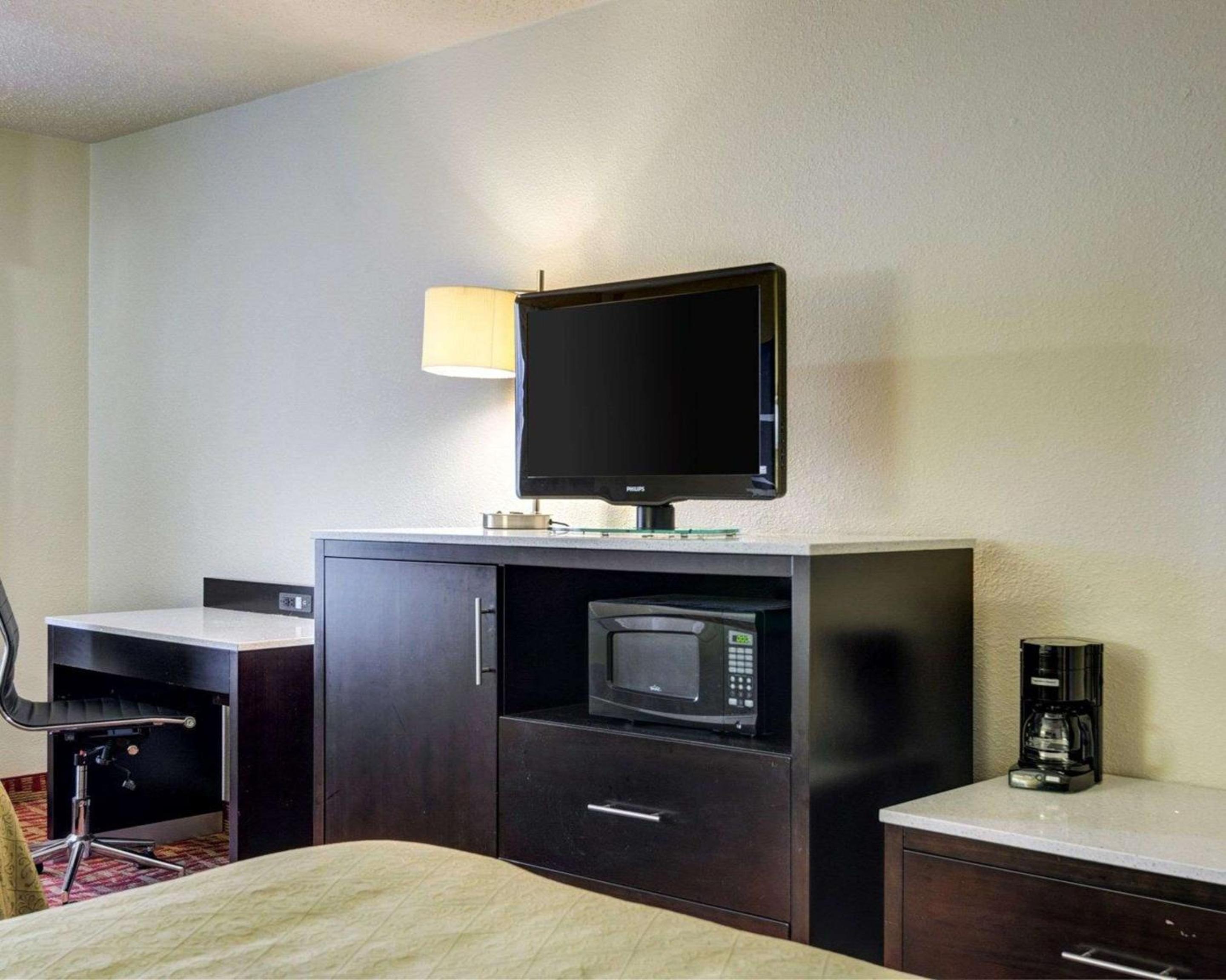 Quality Inn Fort Smith I-540 view 4