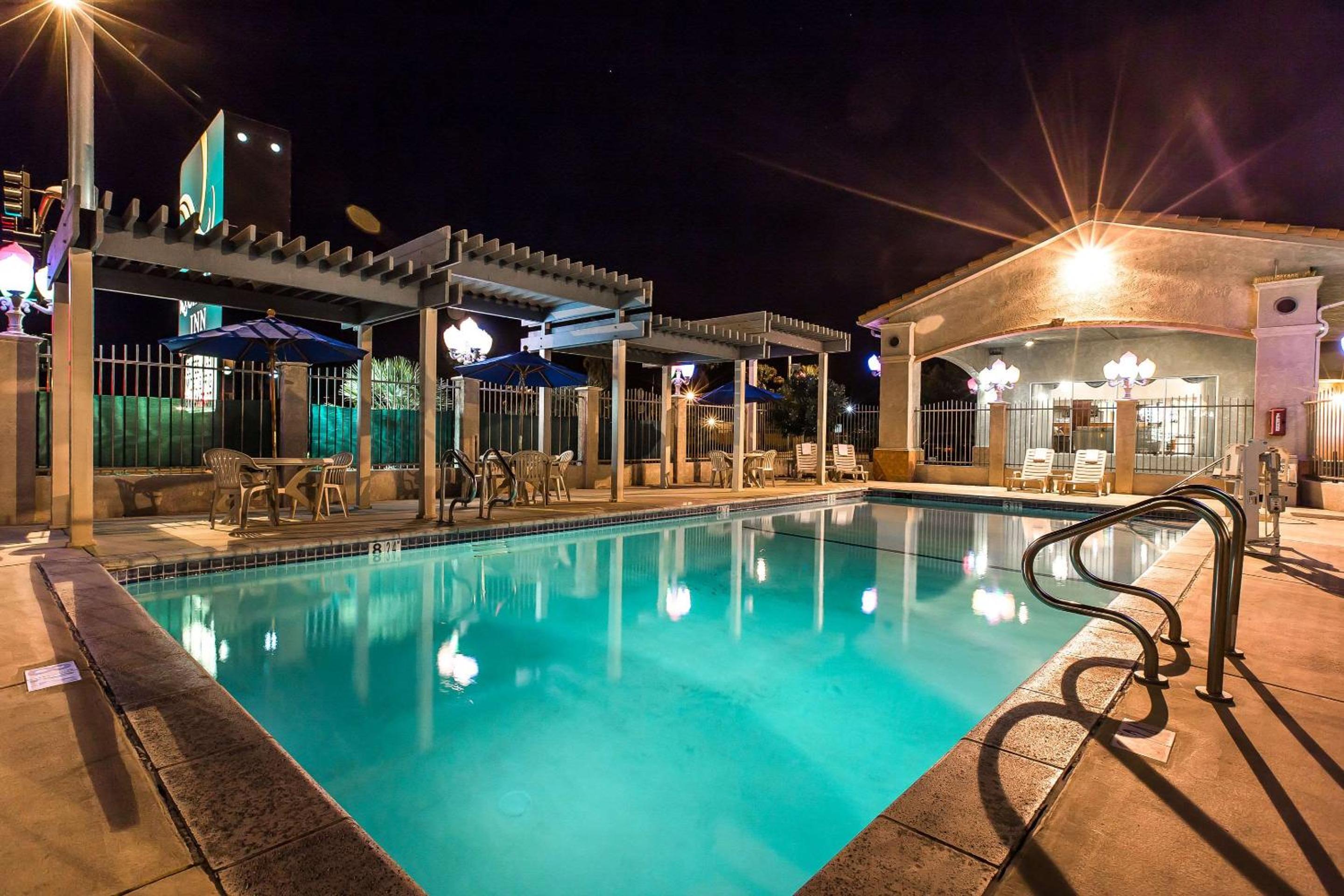 Ridgecrest Vacations - Quality Inn Near China Lake Naval Station - Property Image 1