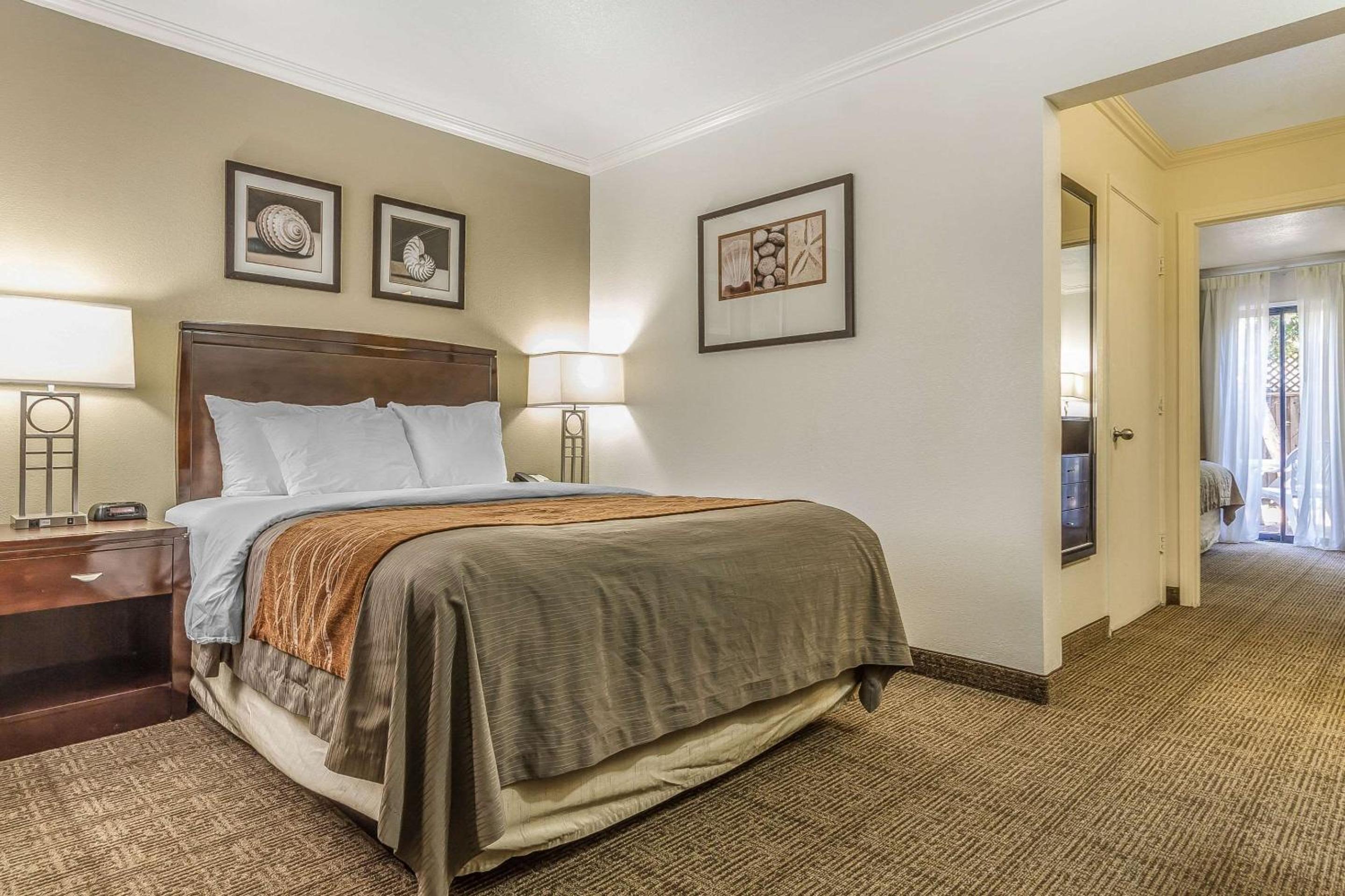 Comfort Inn Santa Cruz North view 5