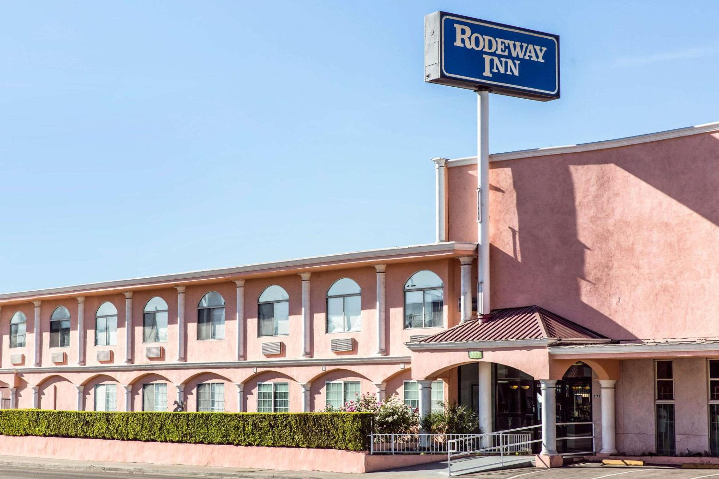 Rodeway Inn near Melrose Ave