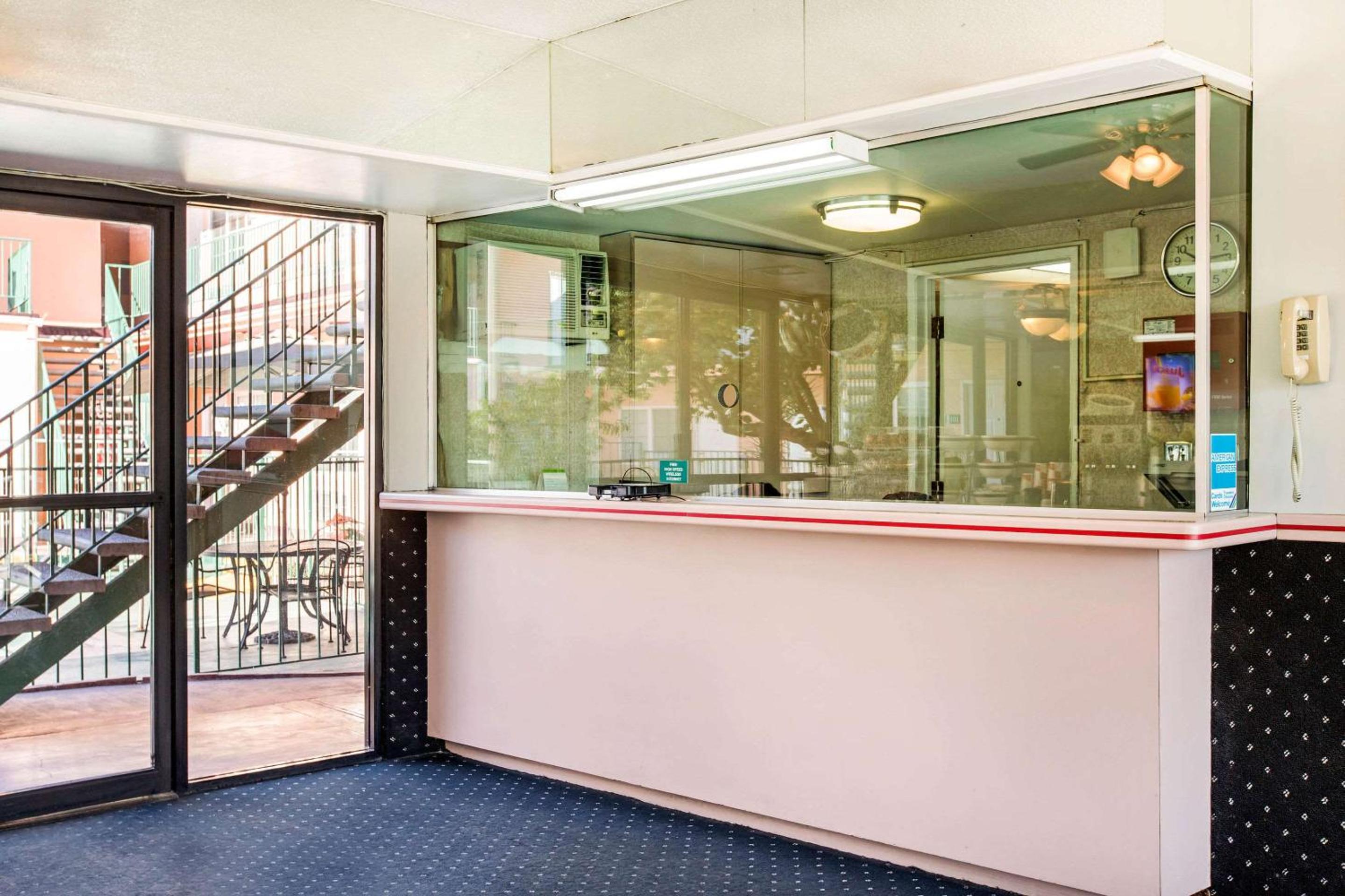 Rodeway Inn near Melrose Ave