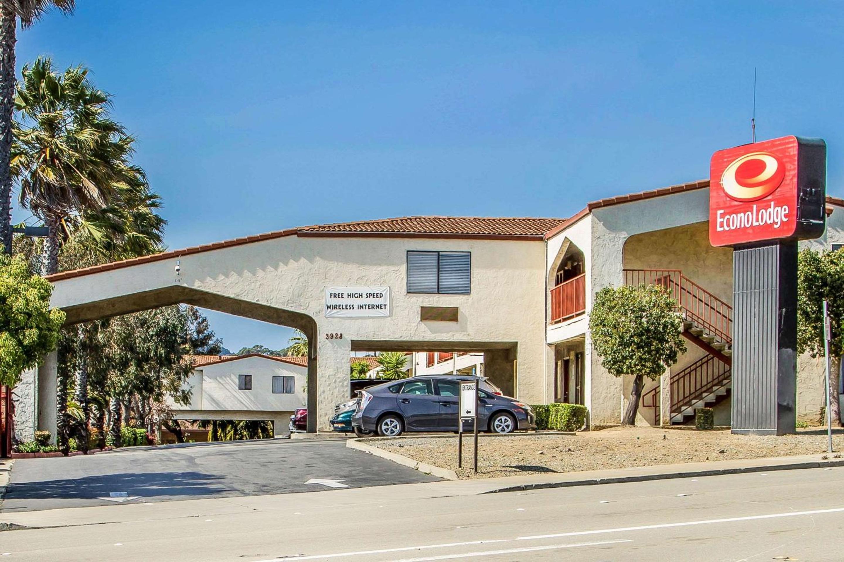 Econo Lodge Castro Valley I-580 view 3