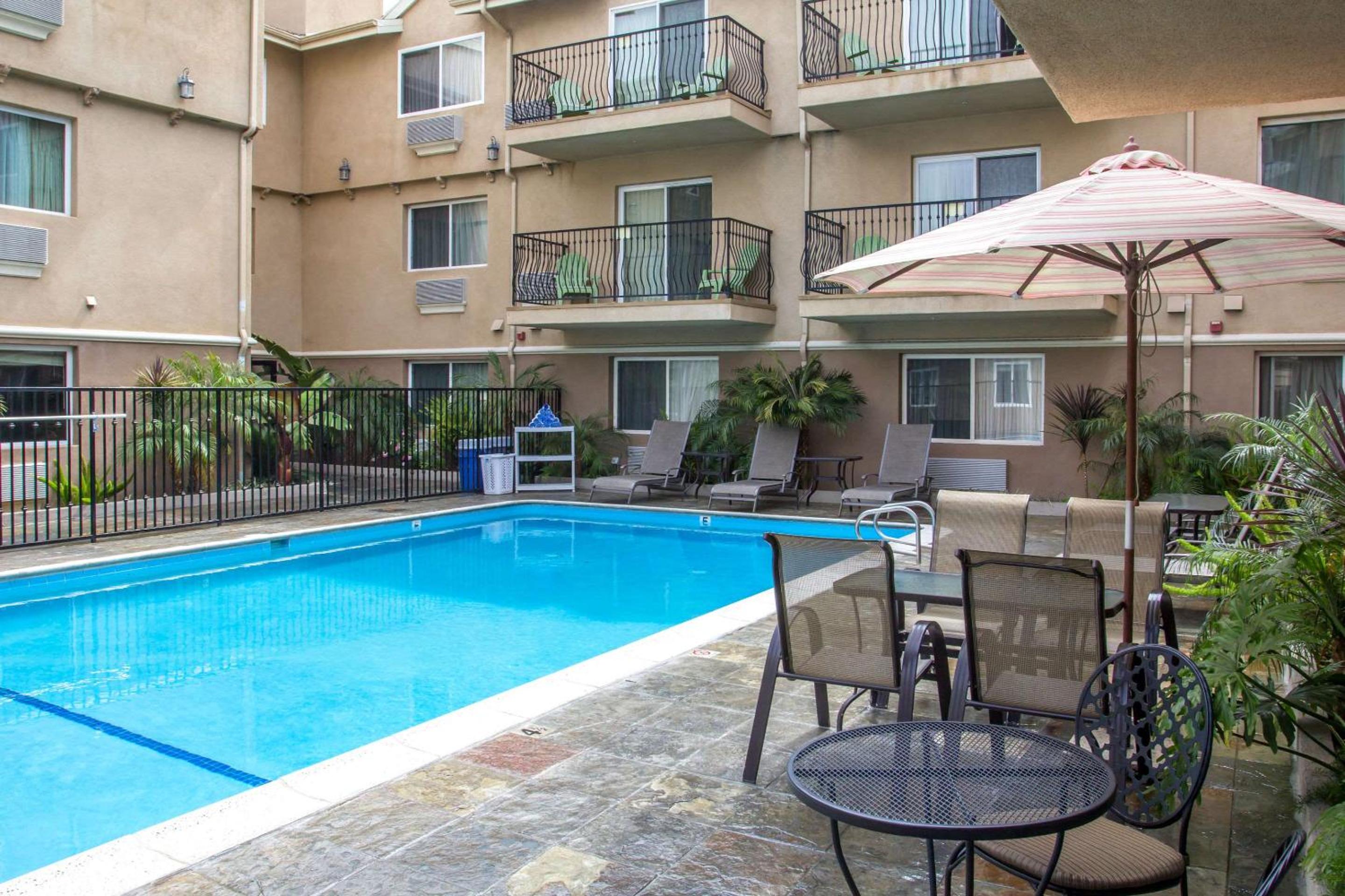 Comfort Inn Cockatoo Near LAX Airport view 3