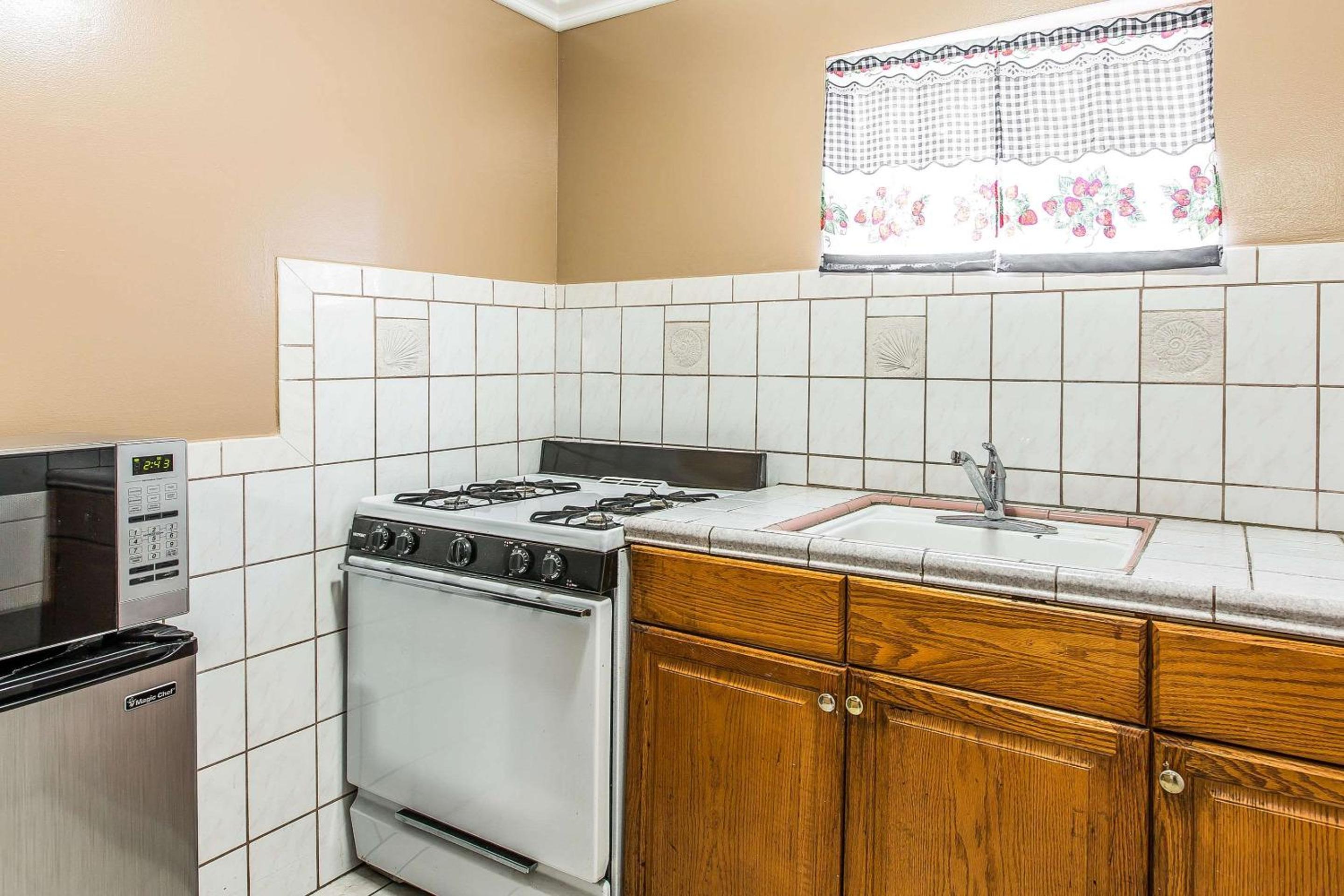Ventura Vacations - Rodeway Inn - Property Image 32