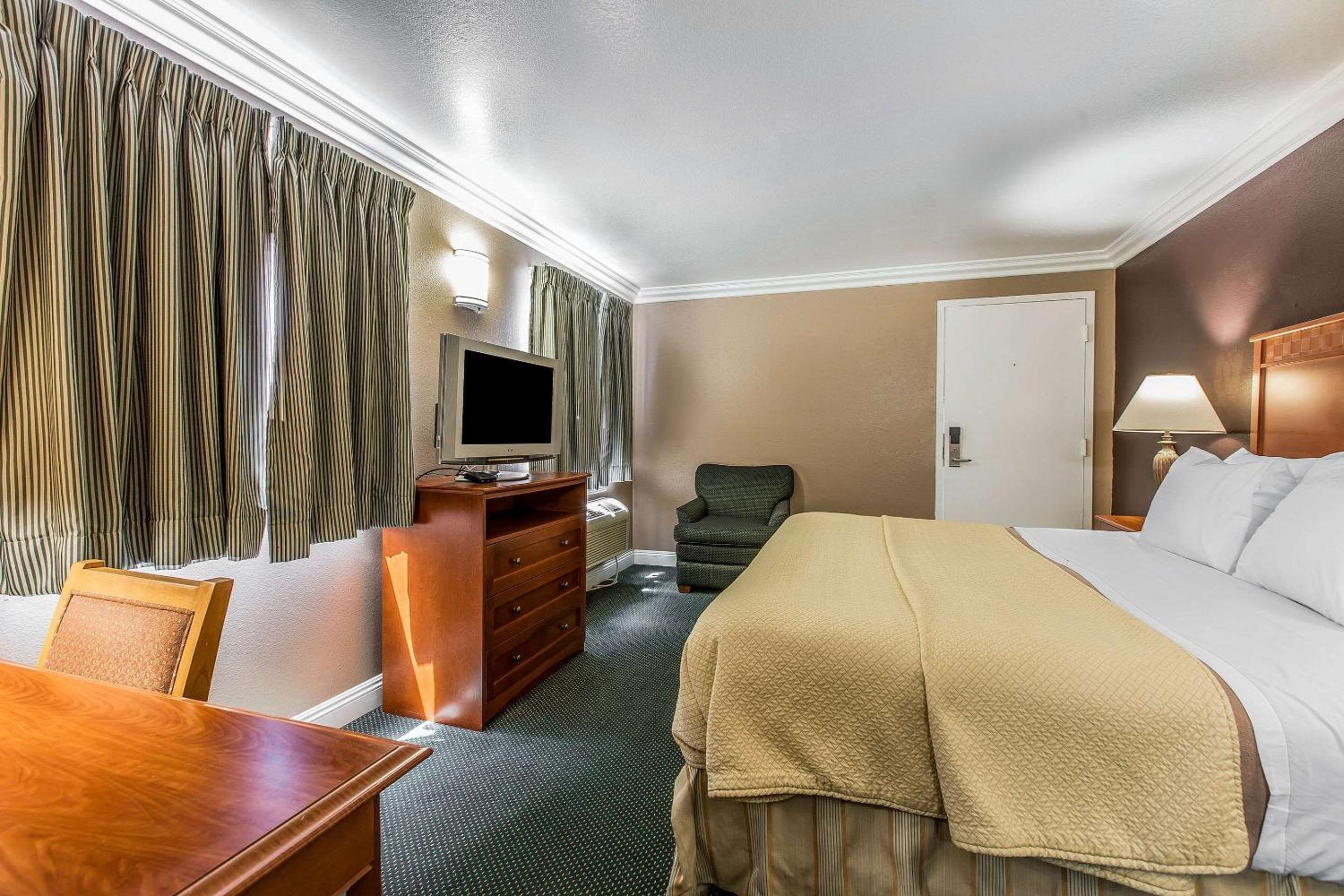 Ventura Vacations - Rodeway Inn - Property Image 28