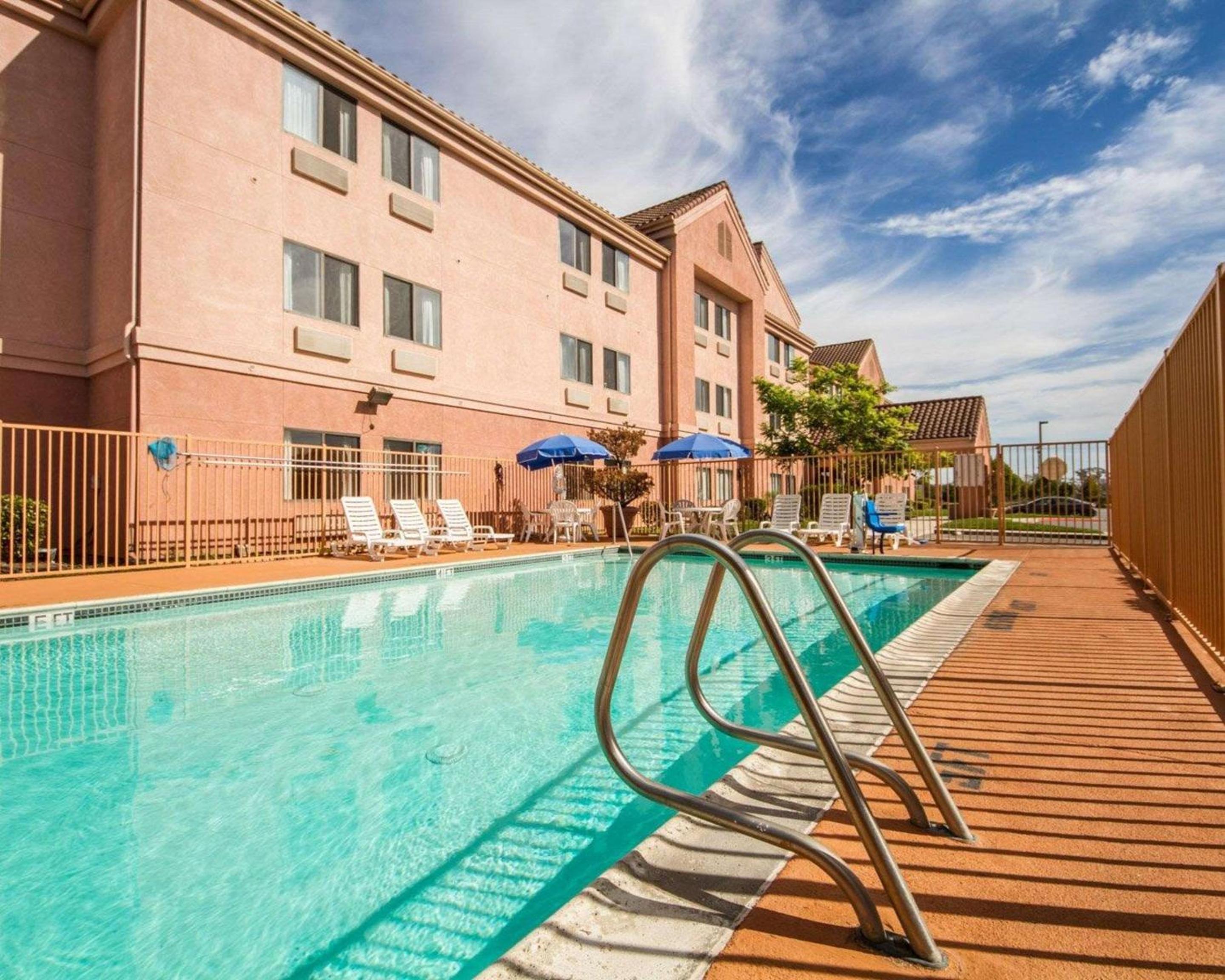 Pacific Coast Inn