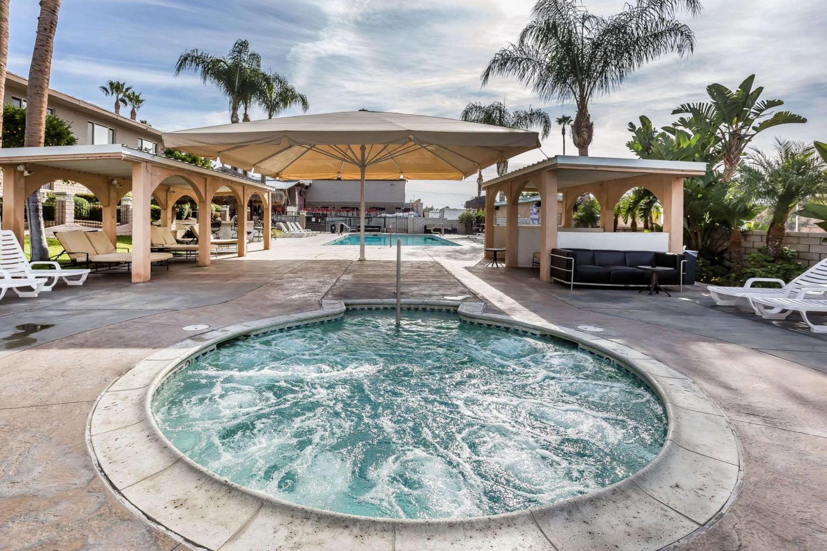 Econo Lodge Lake Elsinore Casino - Property Image 17
