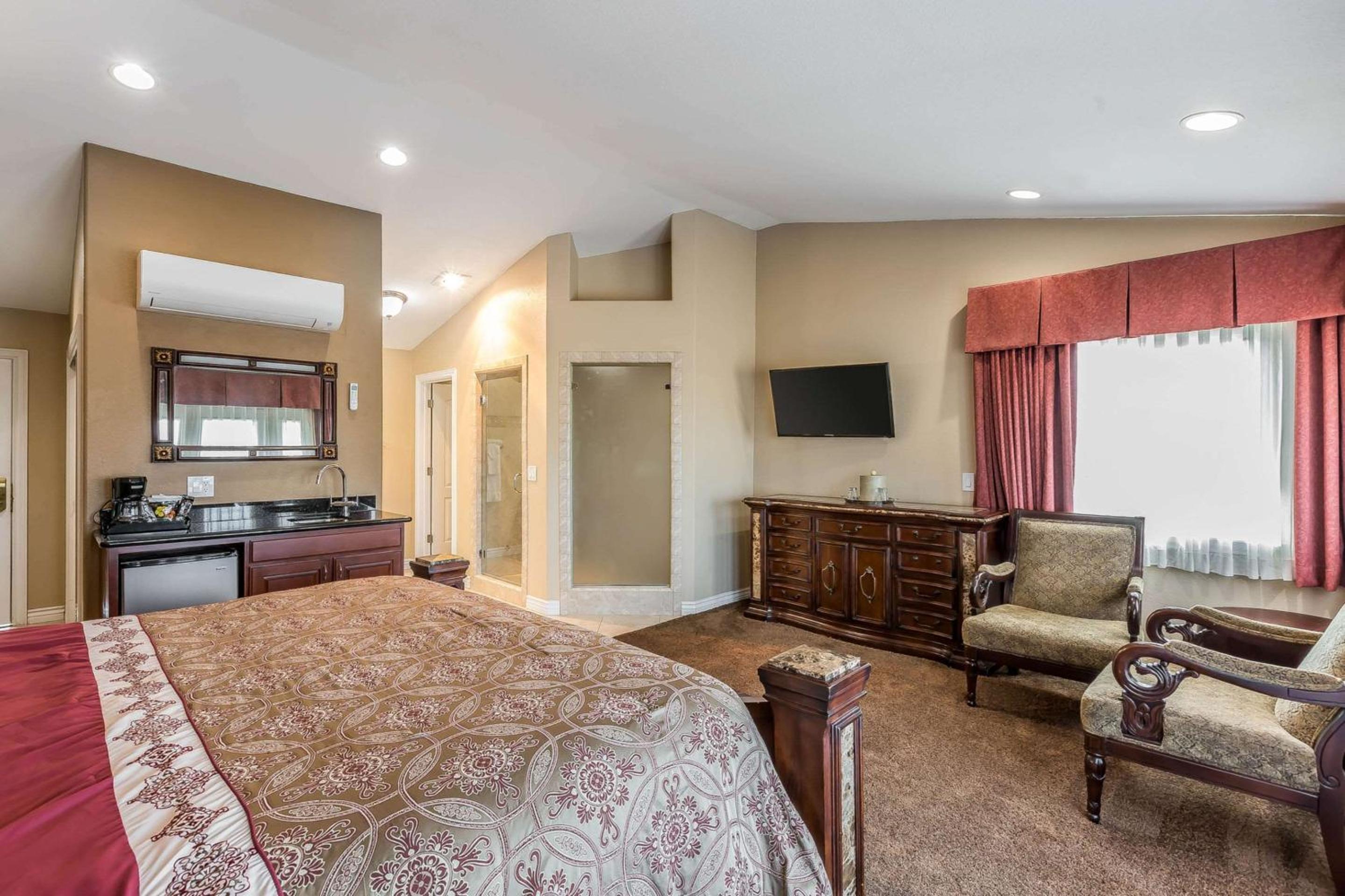 Econo Lodge Lake Elsinore Casino - Property Image 12