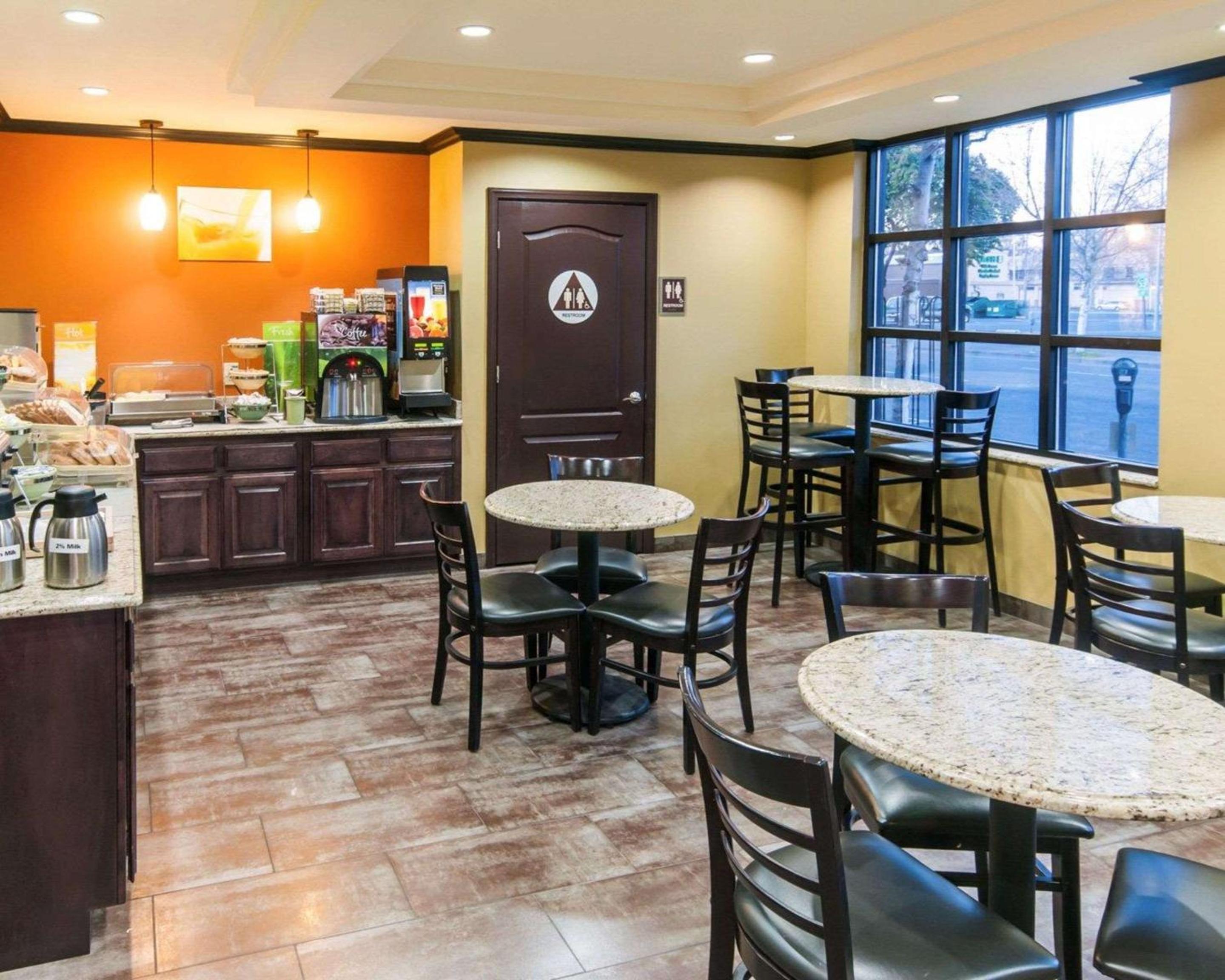 Chico Vacations - Quality Inn Near Chico State - Property Image 2