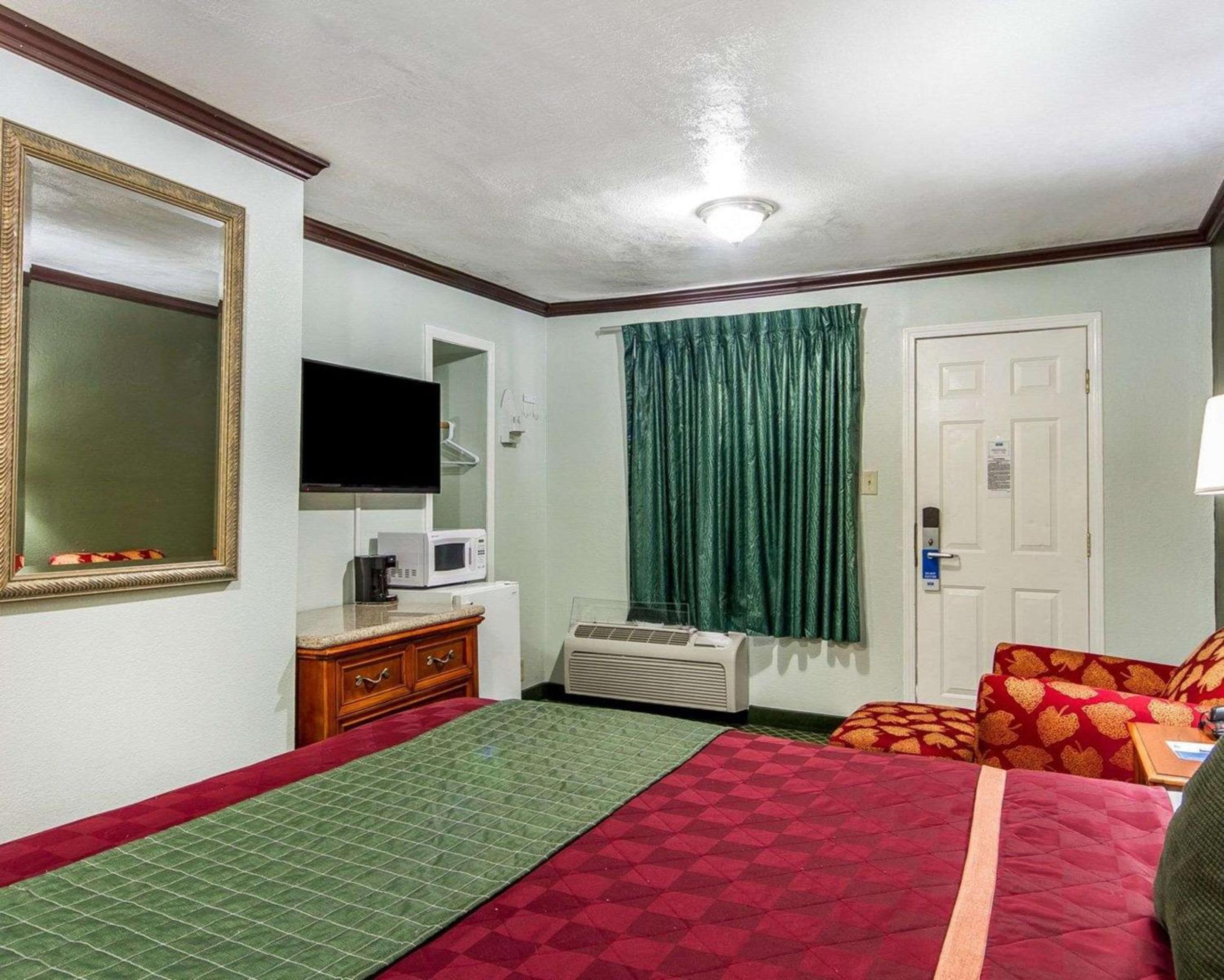 Chico Vacations - Rodeway Inn Chico University Area - Property Image 23