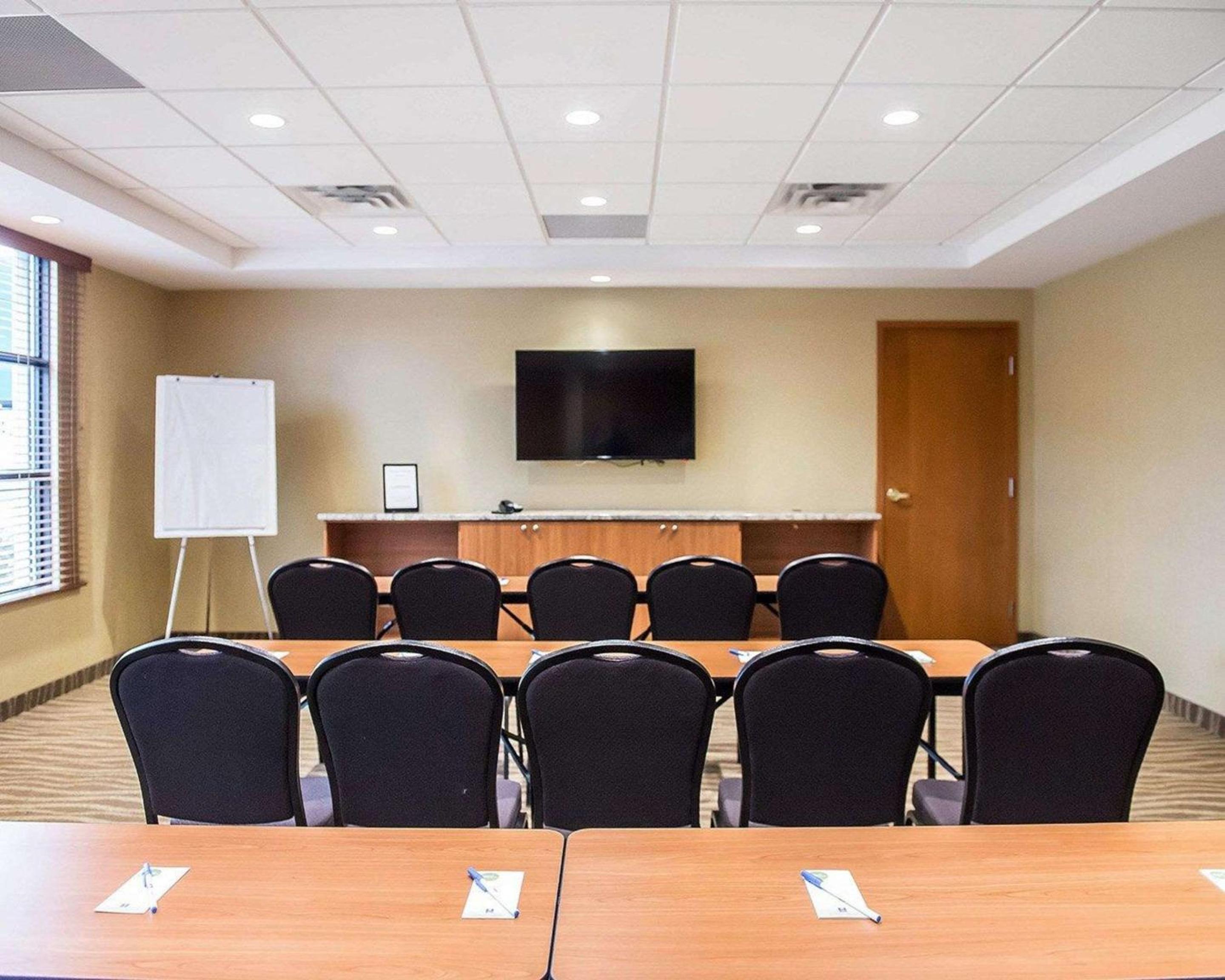 Brockville Vacations - Comfort Inn - Property Image 15