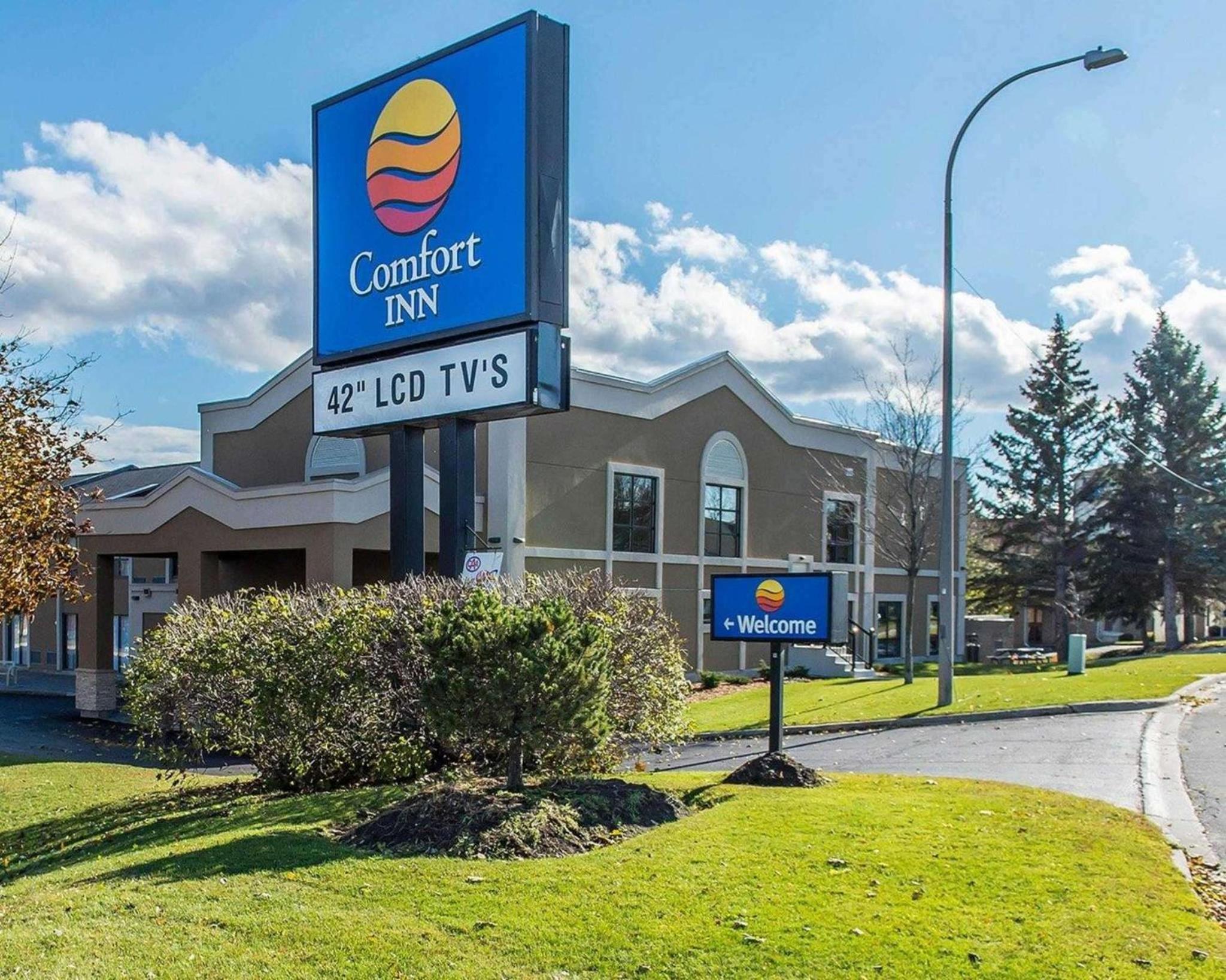 Brockville Vacations - Comfort Inn - Property Image 1