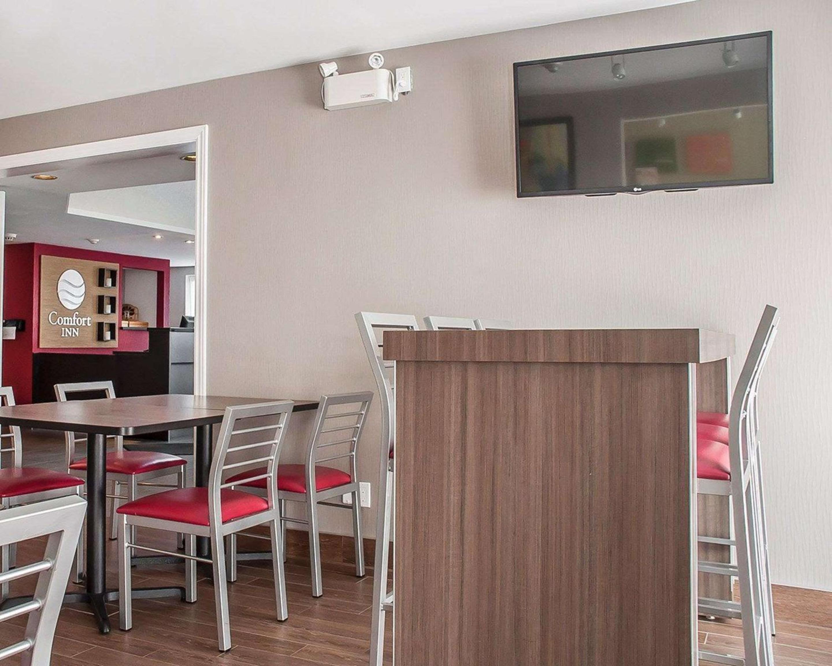 Comfort Inn - Image 5