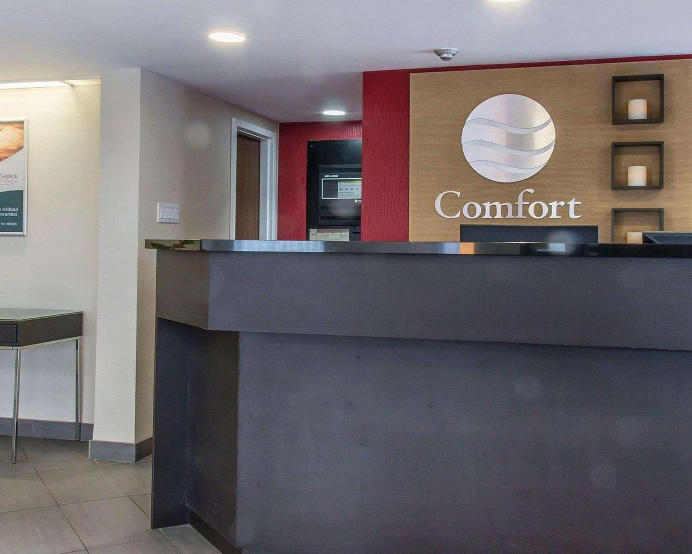 Thunder Bay Vacations - Comfort Inn - Property Image 1