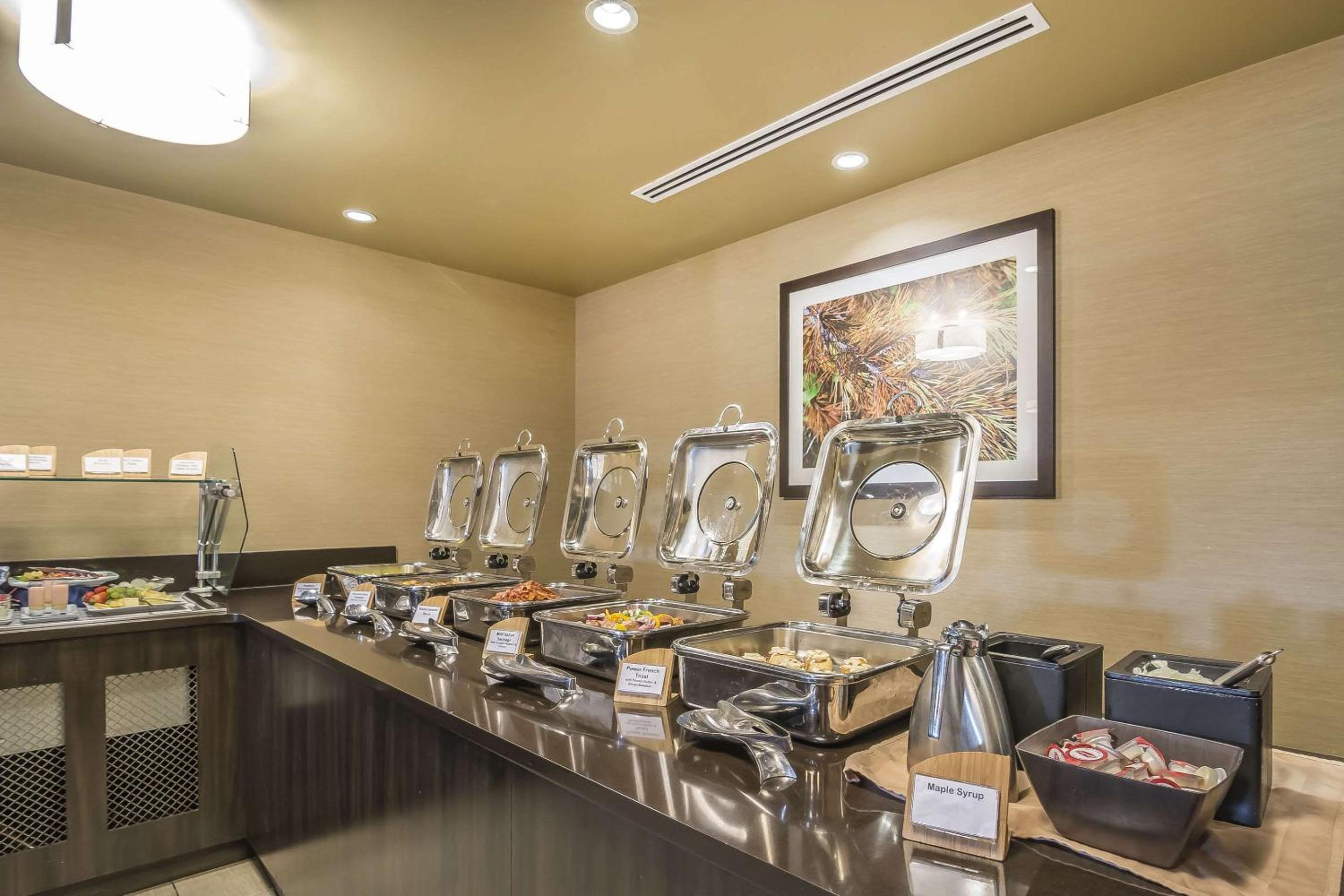 Fort Mcmurray Vacations - Quality Hotel  Conference Centre - Property Image 2