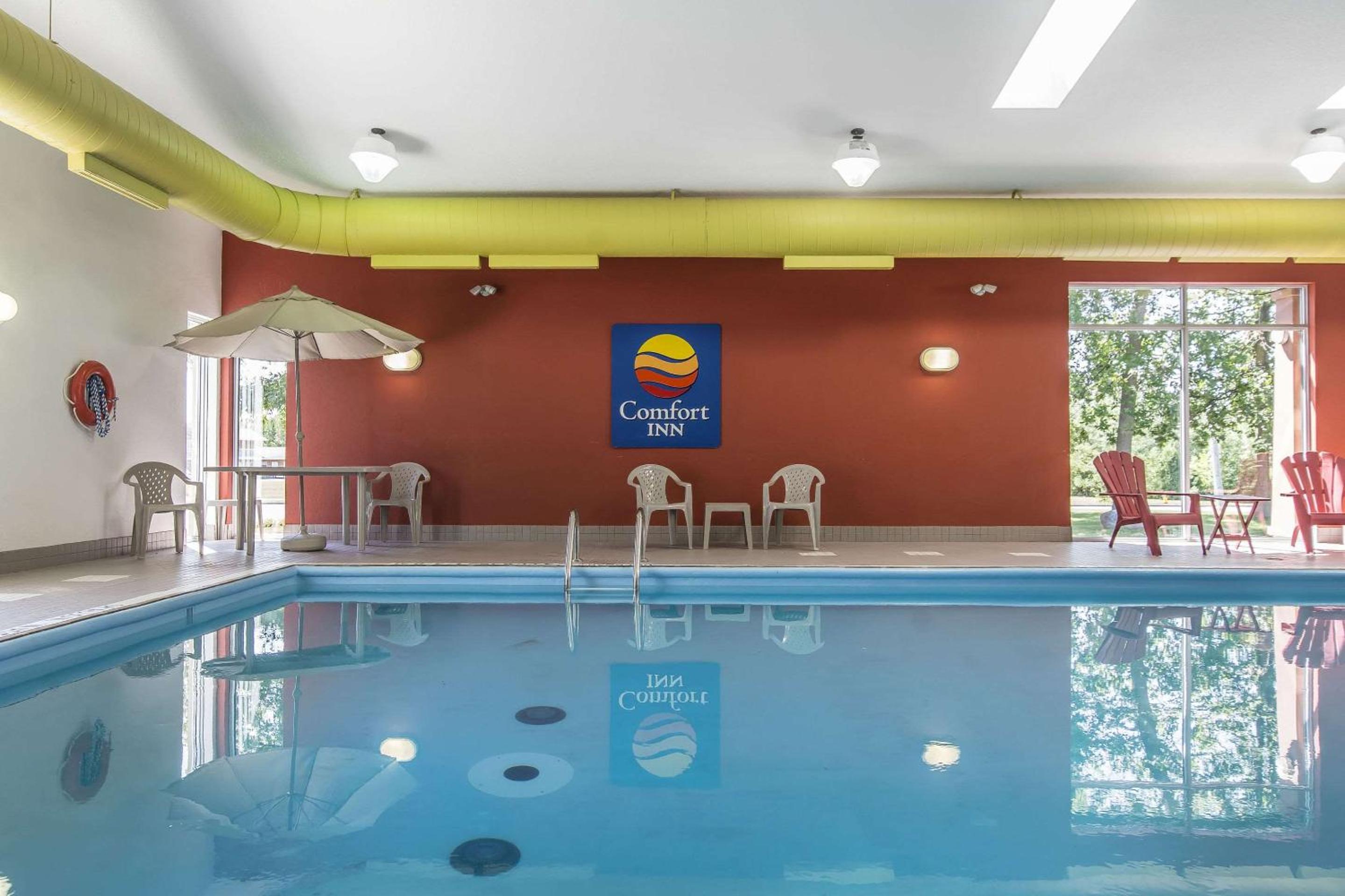 Cornwall Vacations - Comfort Inn - Property Image 3