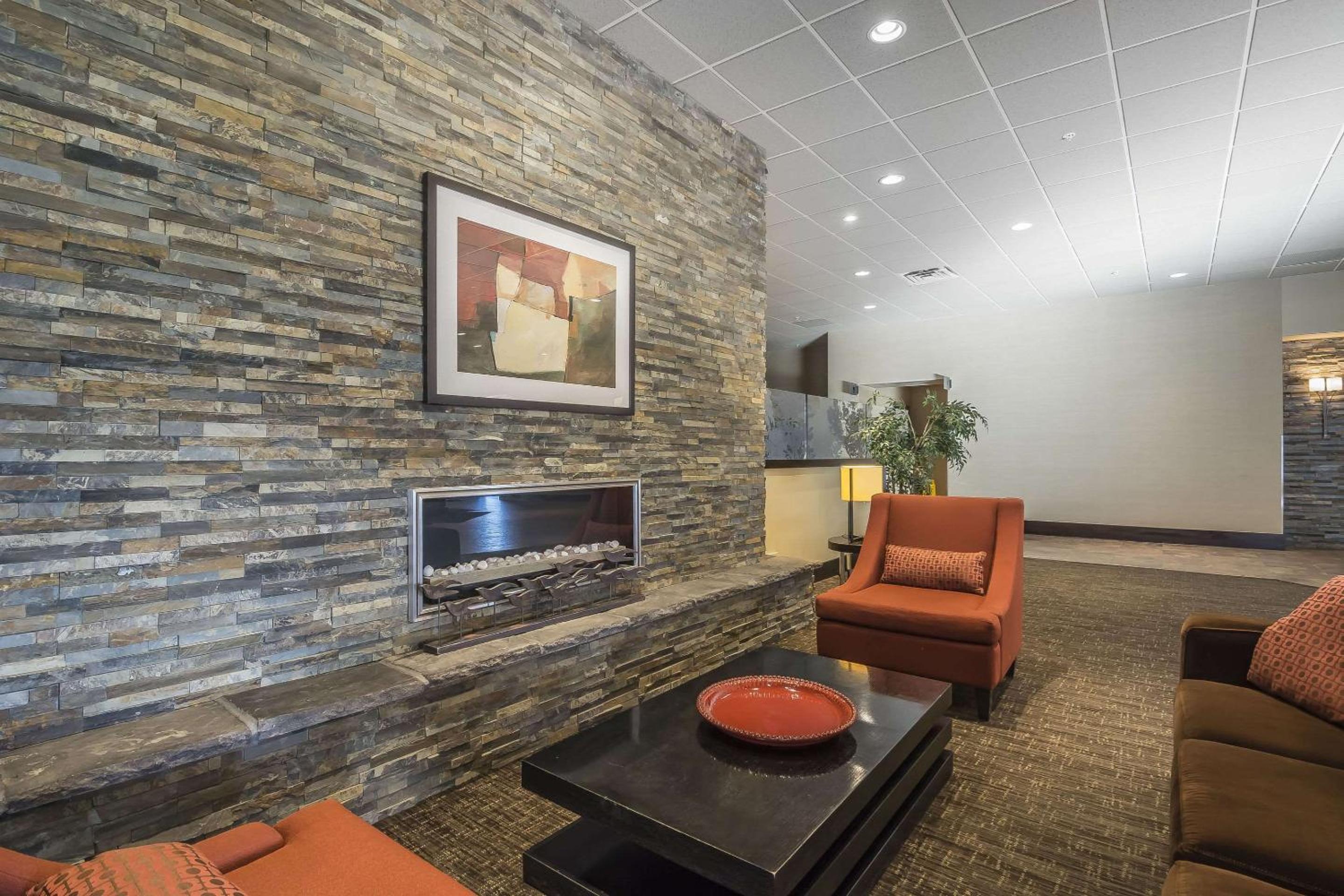 Fort Mcmurray Vacations - Quality Hotel  Conference Centre - Property Image 5
