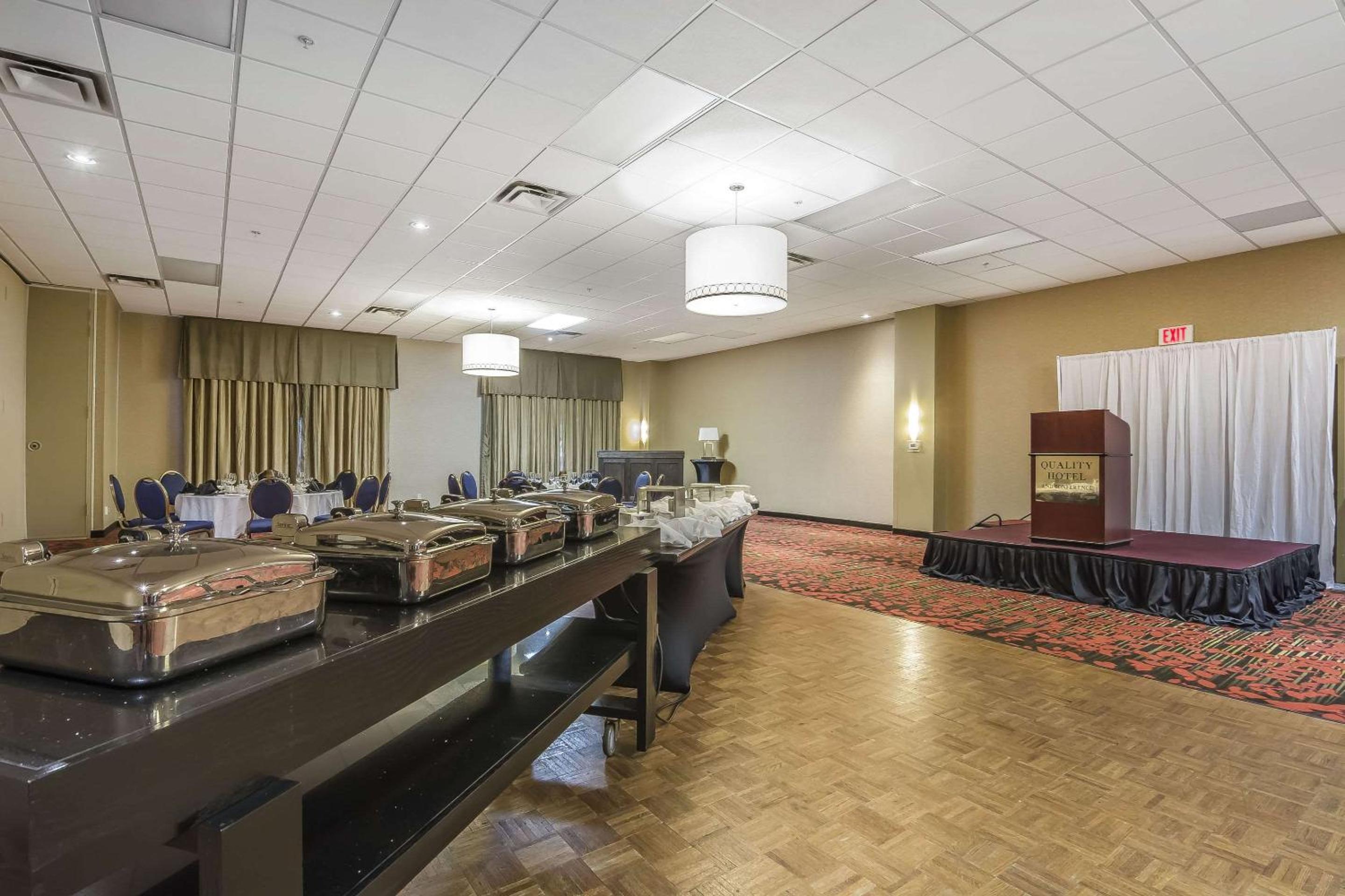 Fort Mcmurray Vacations - Quality Hotel  Conference Centre - Property Image 4