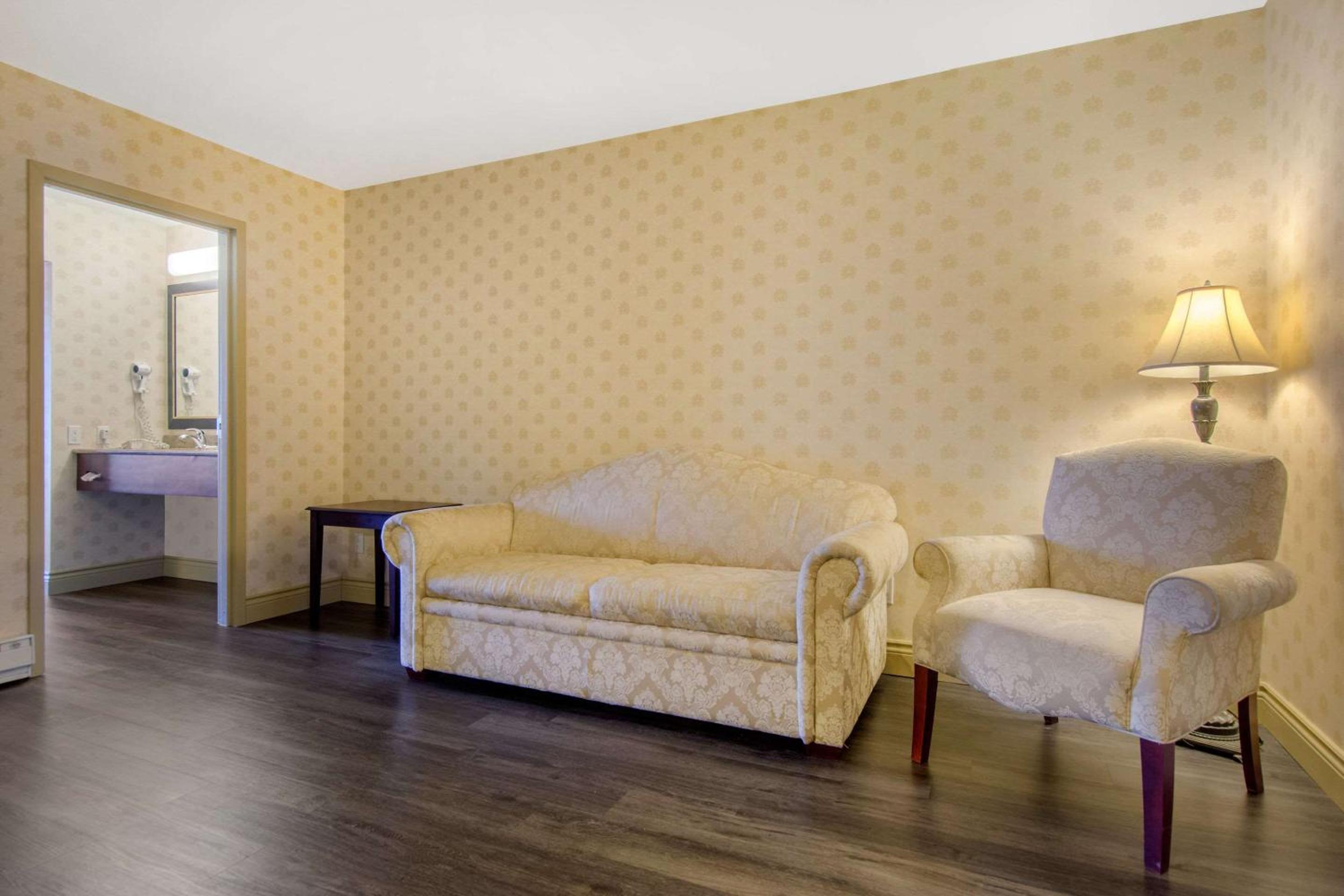 Levis Vacations - Comfort Inn  Suites - Property Image 72