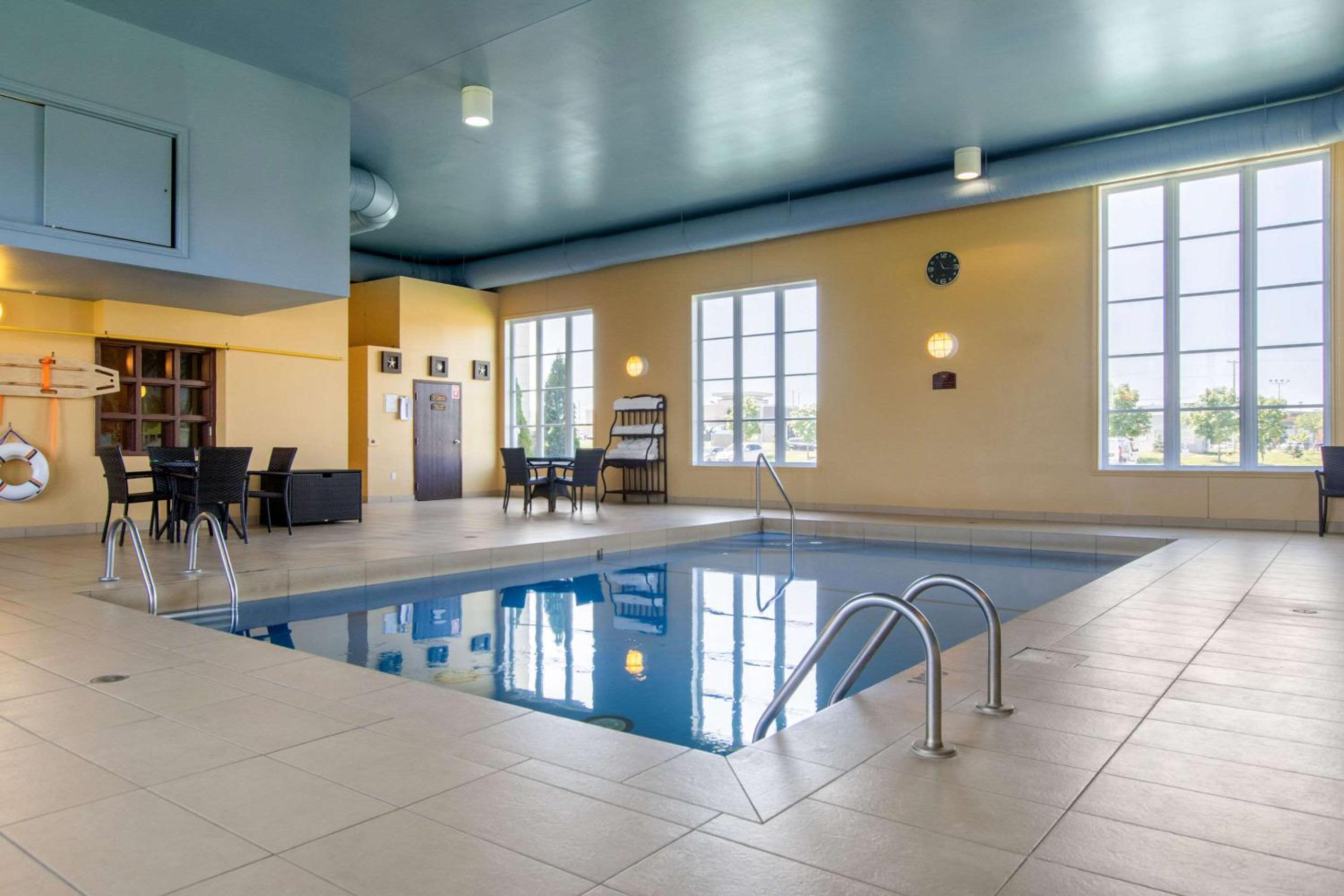 Levis Vacations - Comfort Inn  Suites - Property Image 75