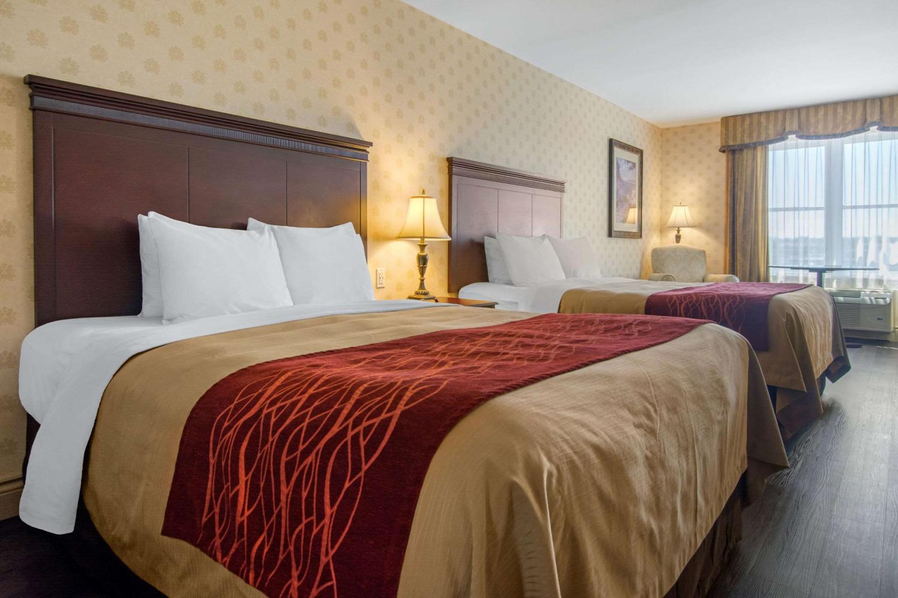 Levis Vacations - Comfort Inn  Suites - Property Image 30