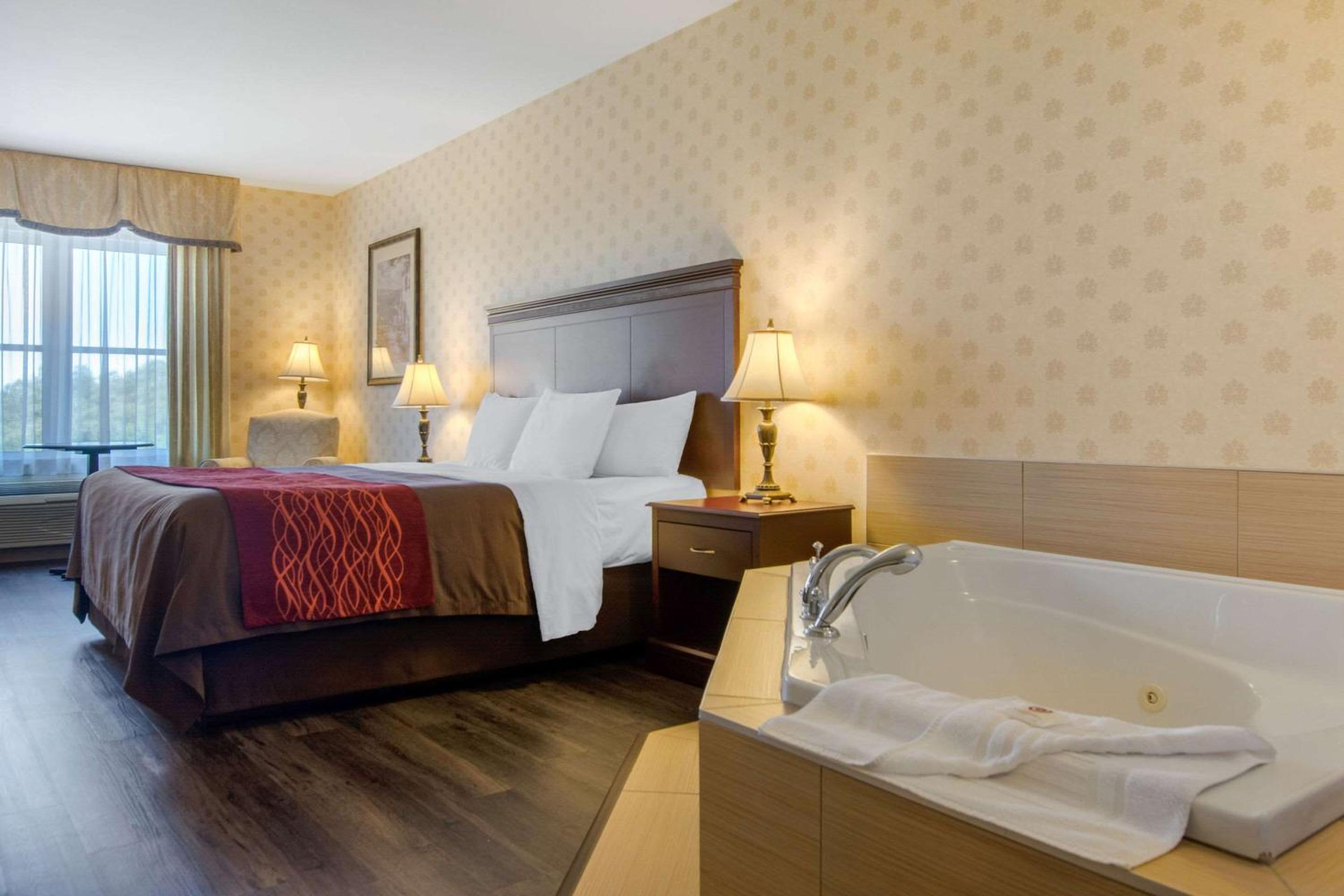 Levis Vacations - Comfort Inn  Suites - Property Image 78