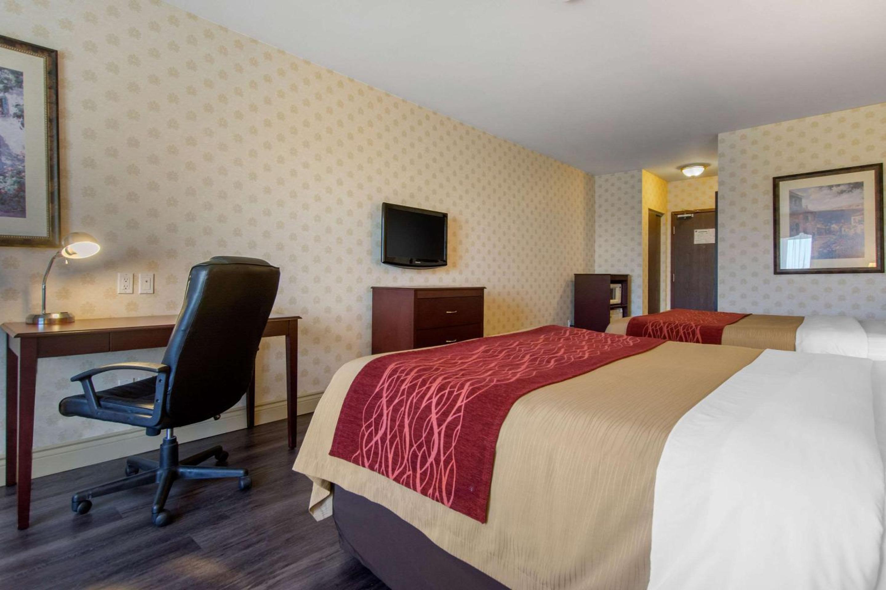 Levis Vacations - Comfort Inn  Suites - Property Image 46