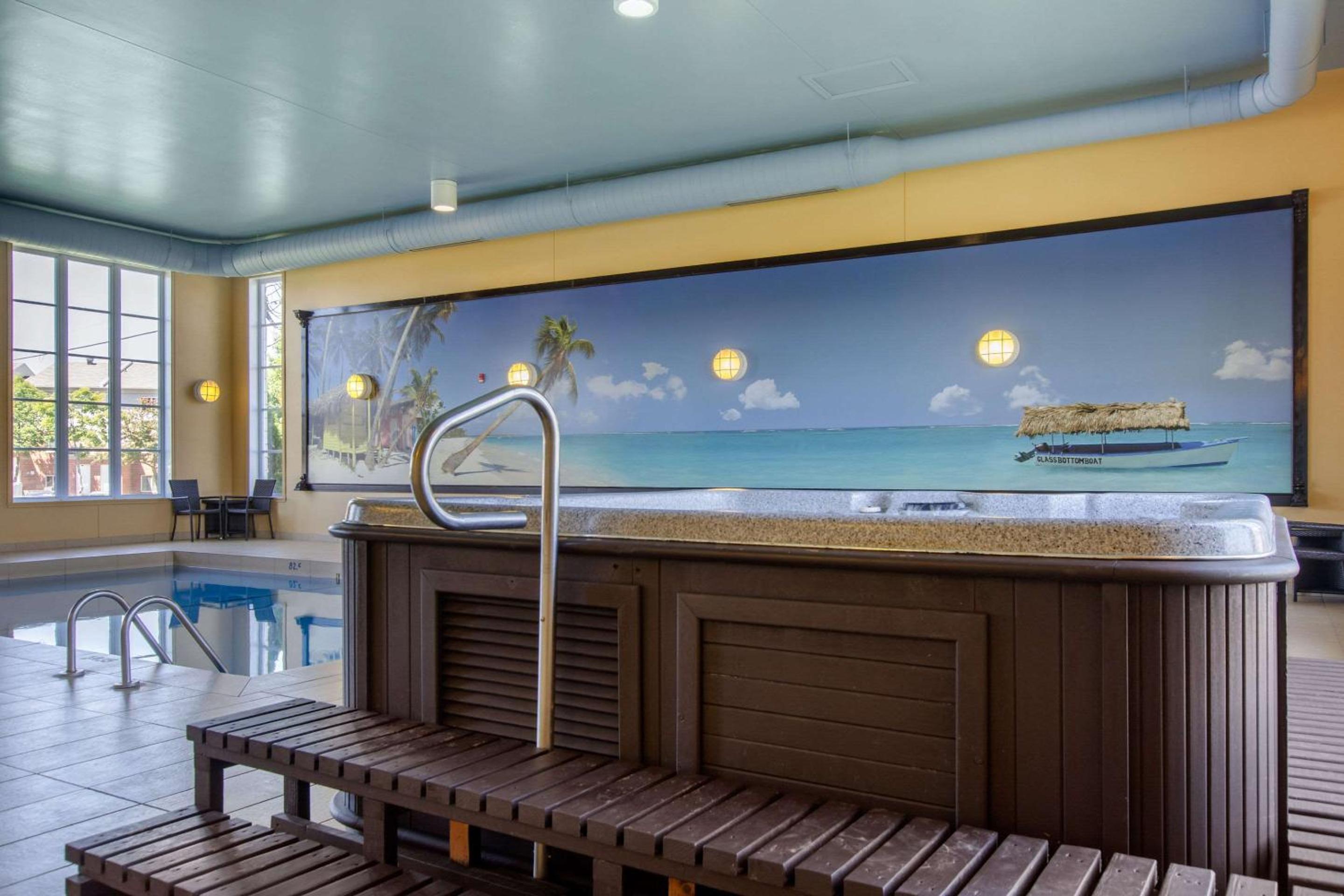 Levis Vacations - Comfort Inn  Suites - Property Image 55