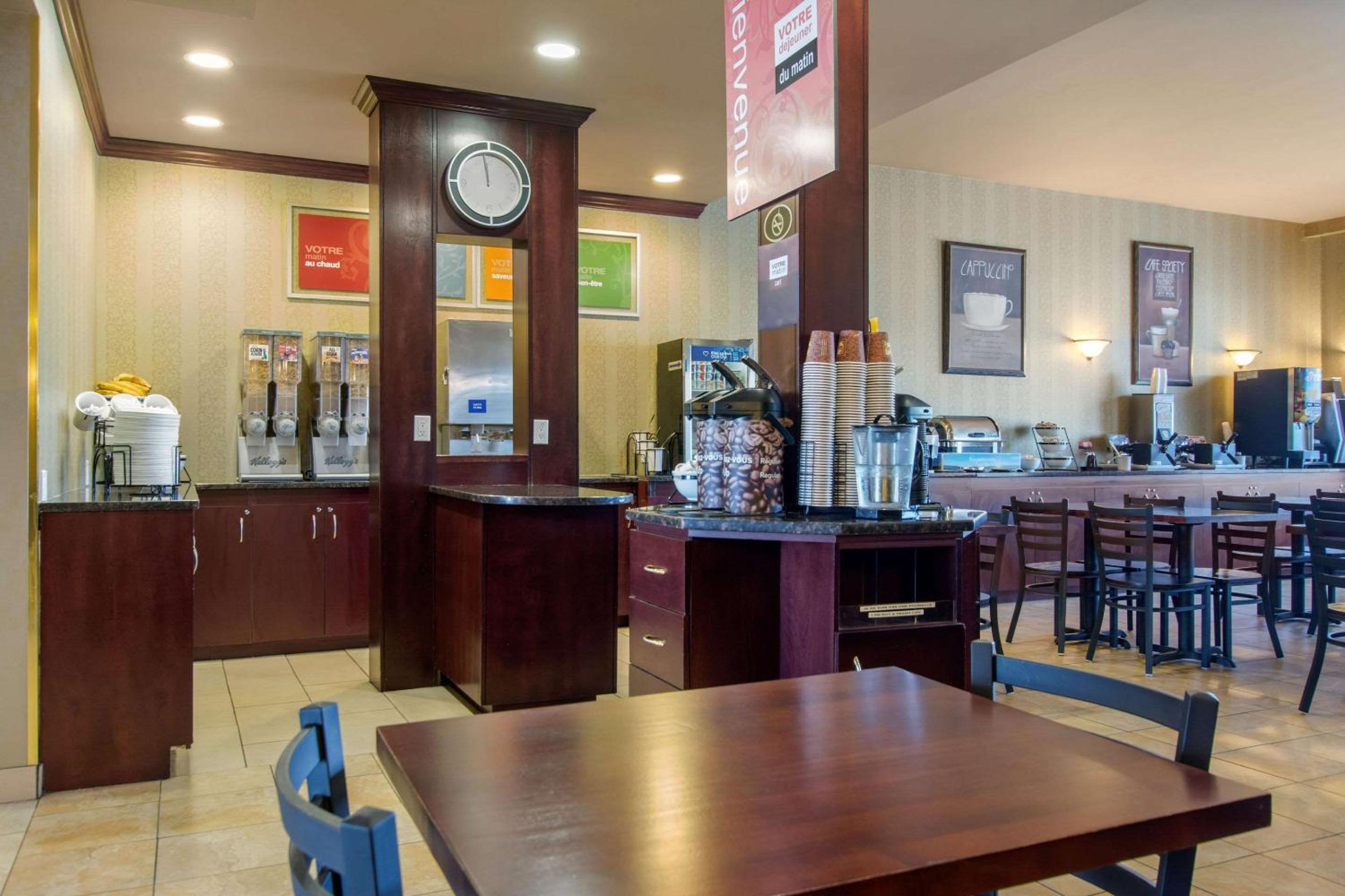 Levis Vacations - Comfort Inn  Suites - Property Image 5
