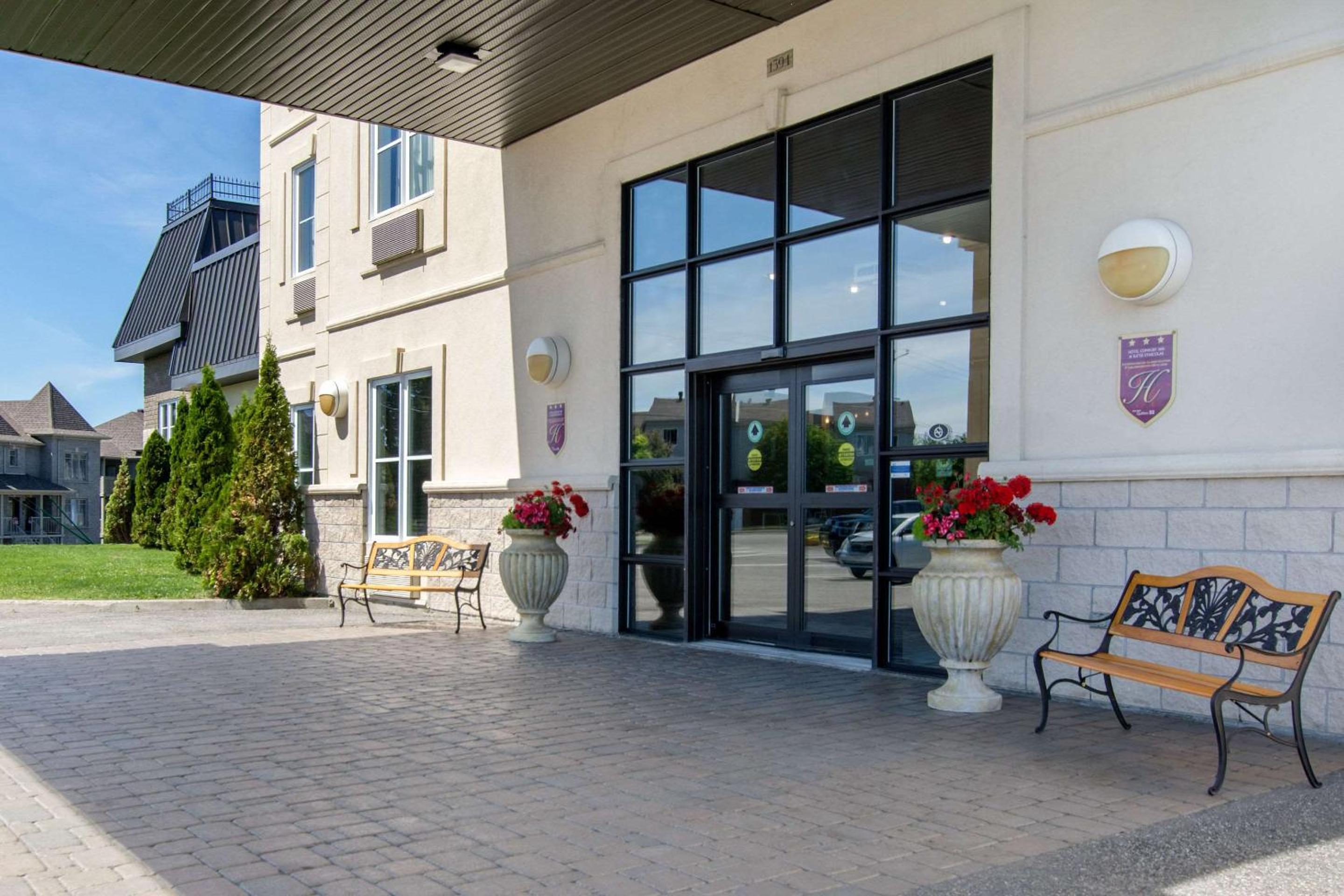 Levis Vacations - Comfort Inn  Suites - Property Image 60